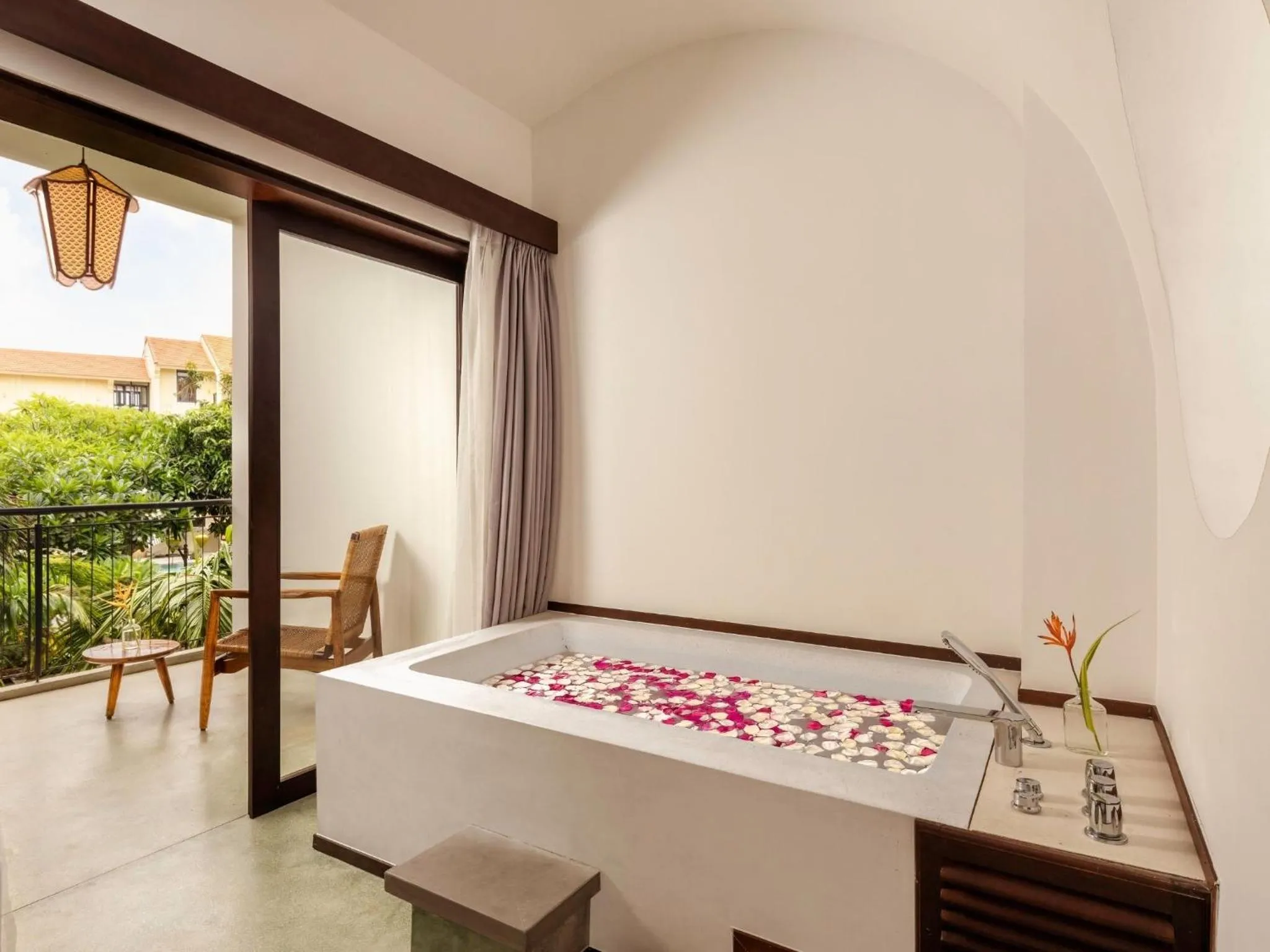 Bath, Bed in Anmira Resort & Spa Hoi An by The Unlimited Collection, Managed by the Ascott