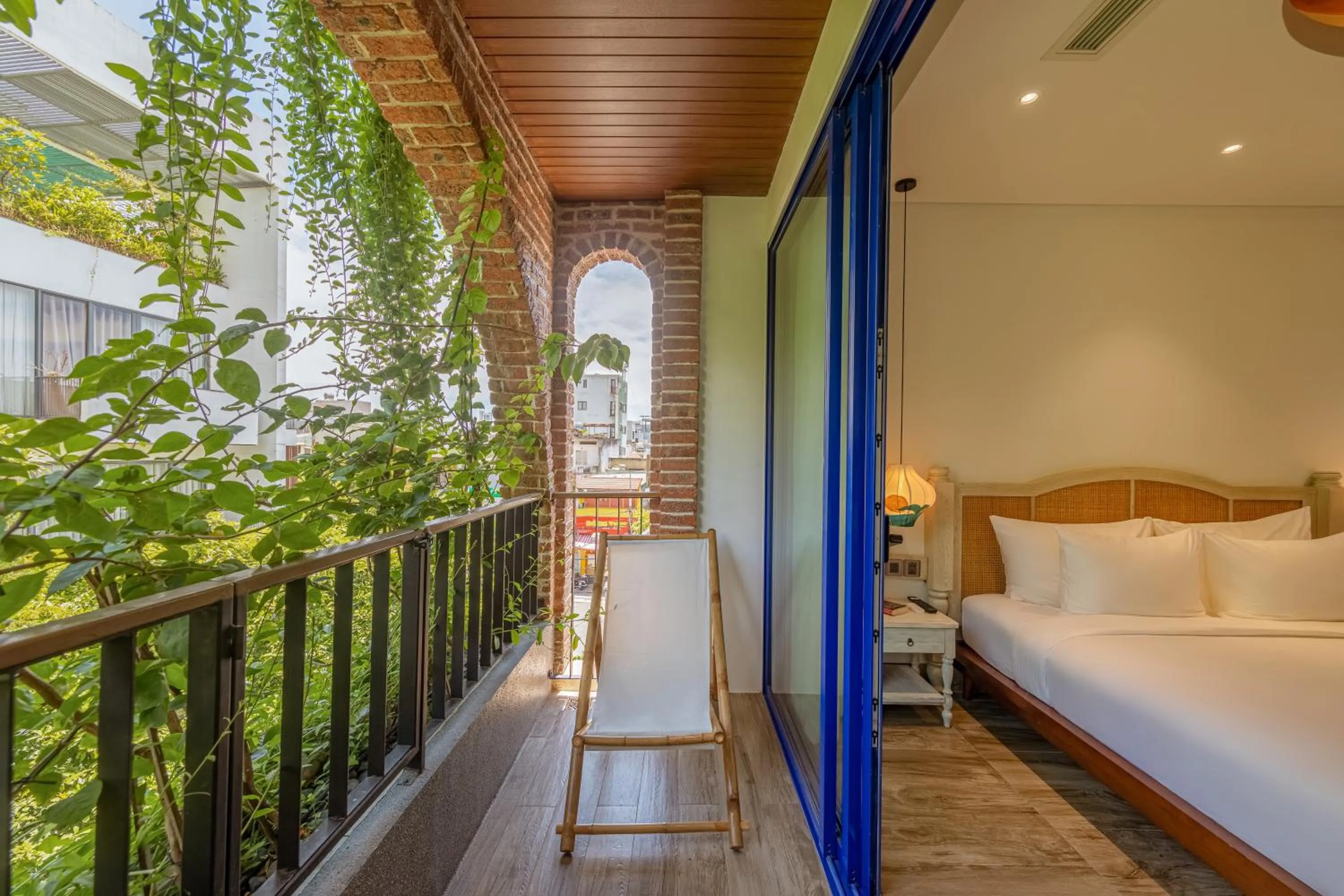 Balcony/Terrace, Bed in Seahorse Signature Danang Hotel by Haviland