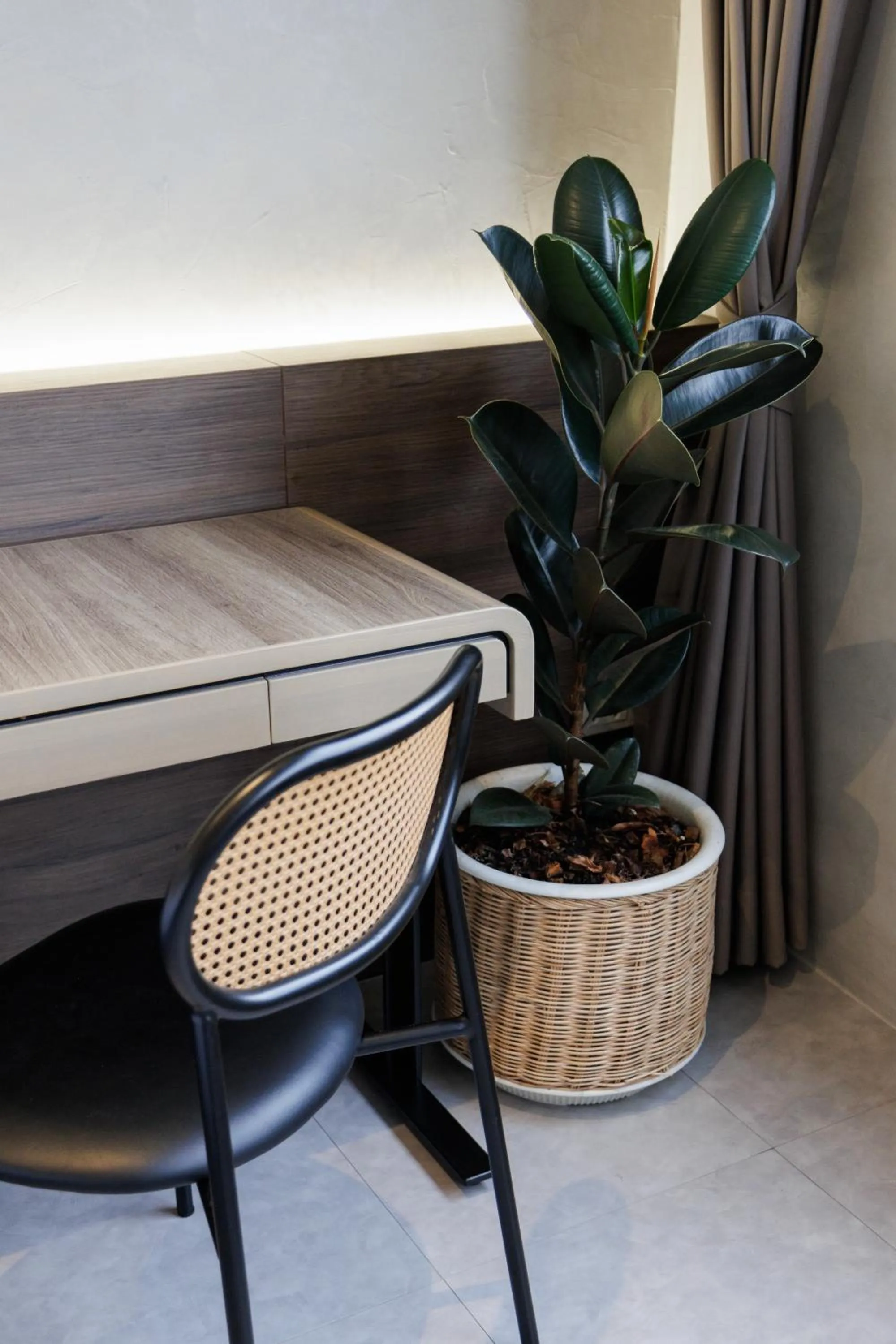 hair dresser in C'HOUSE Bangkok