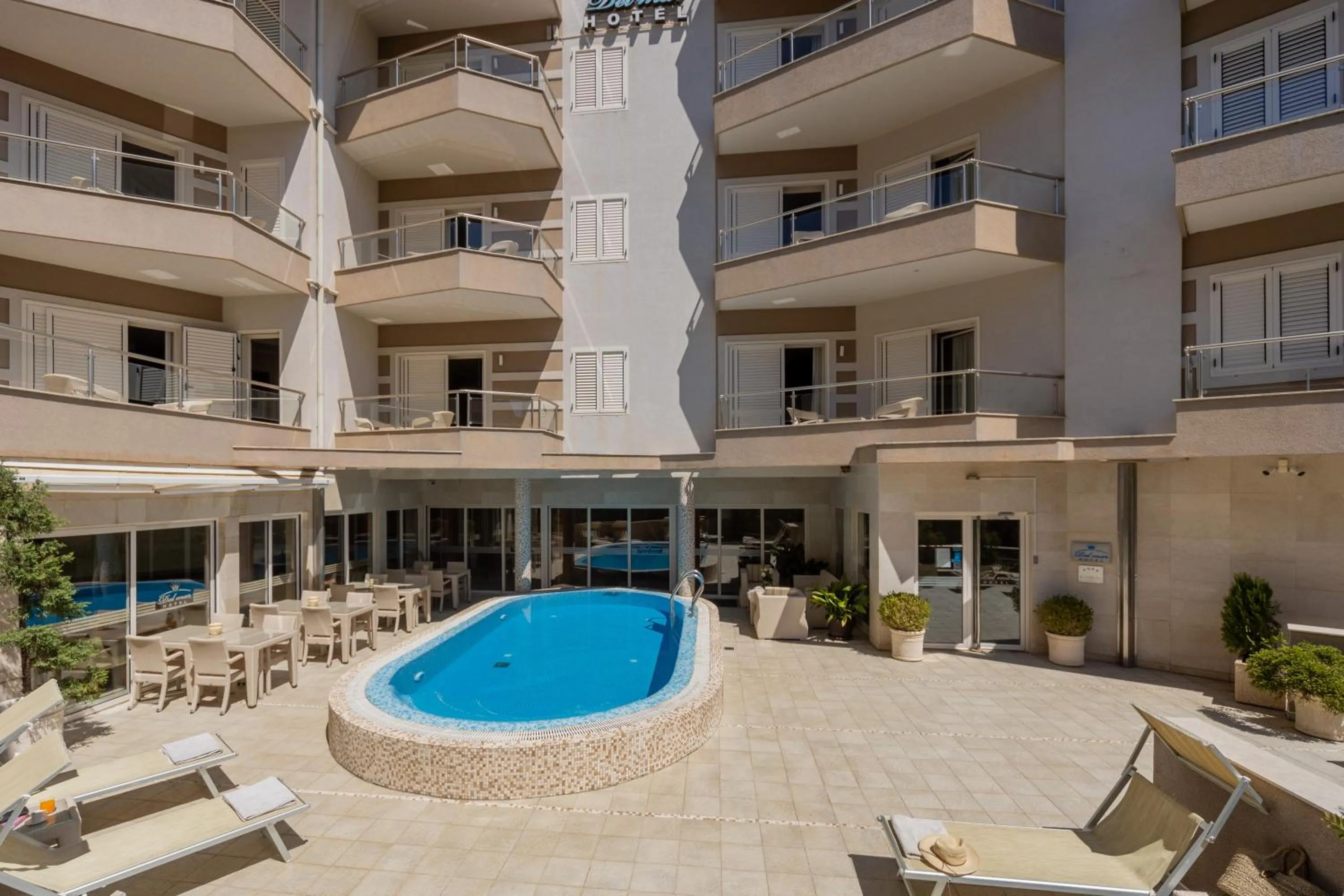 Property building in Apartments Del Mar