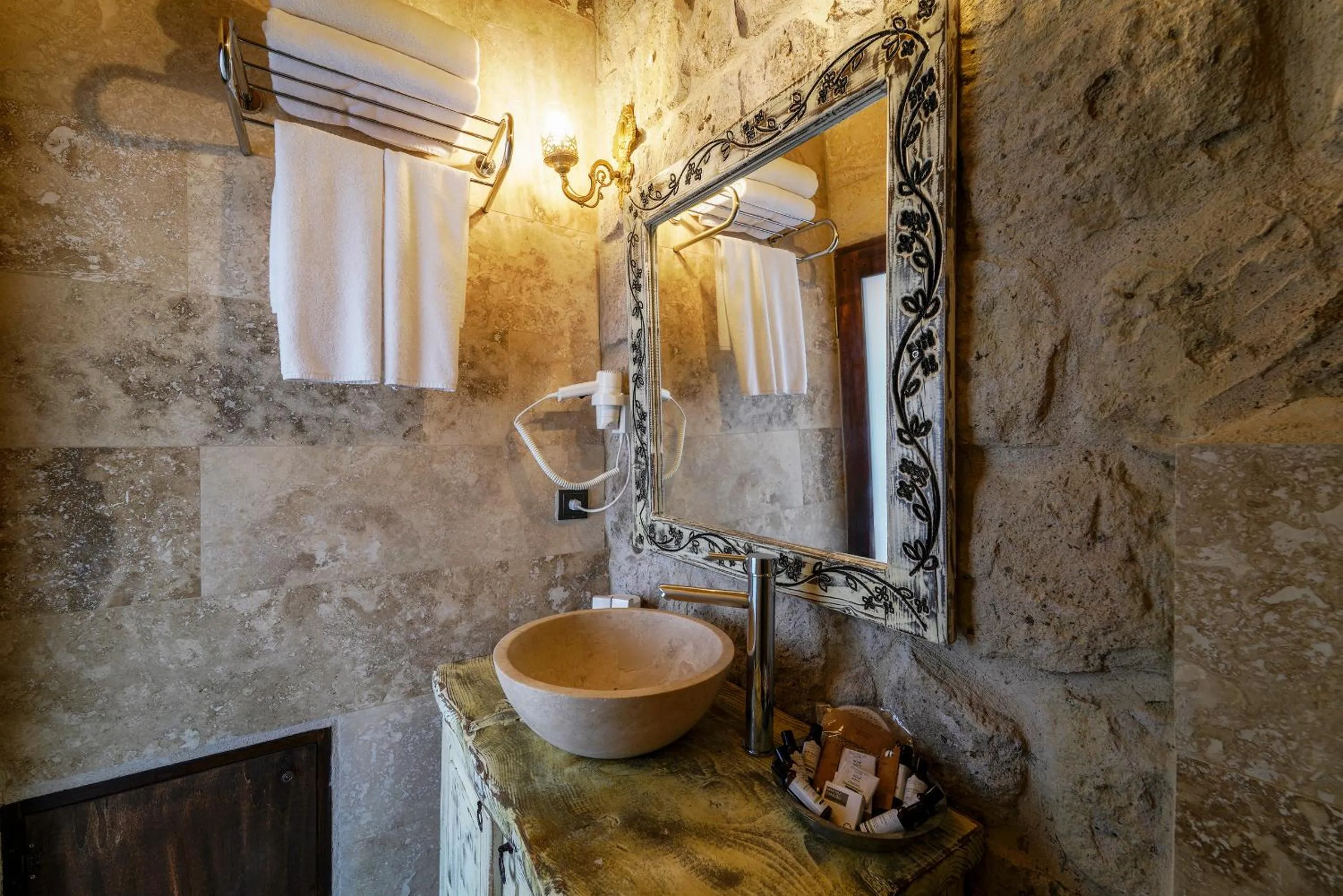 Bathroom in Doctor's Cave Cappadocia