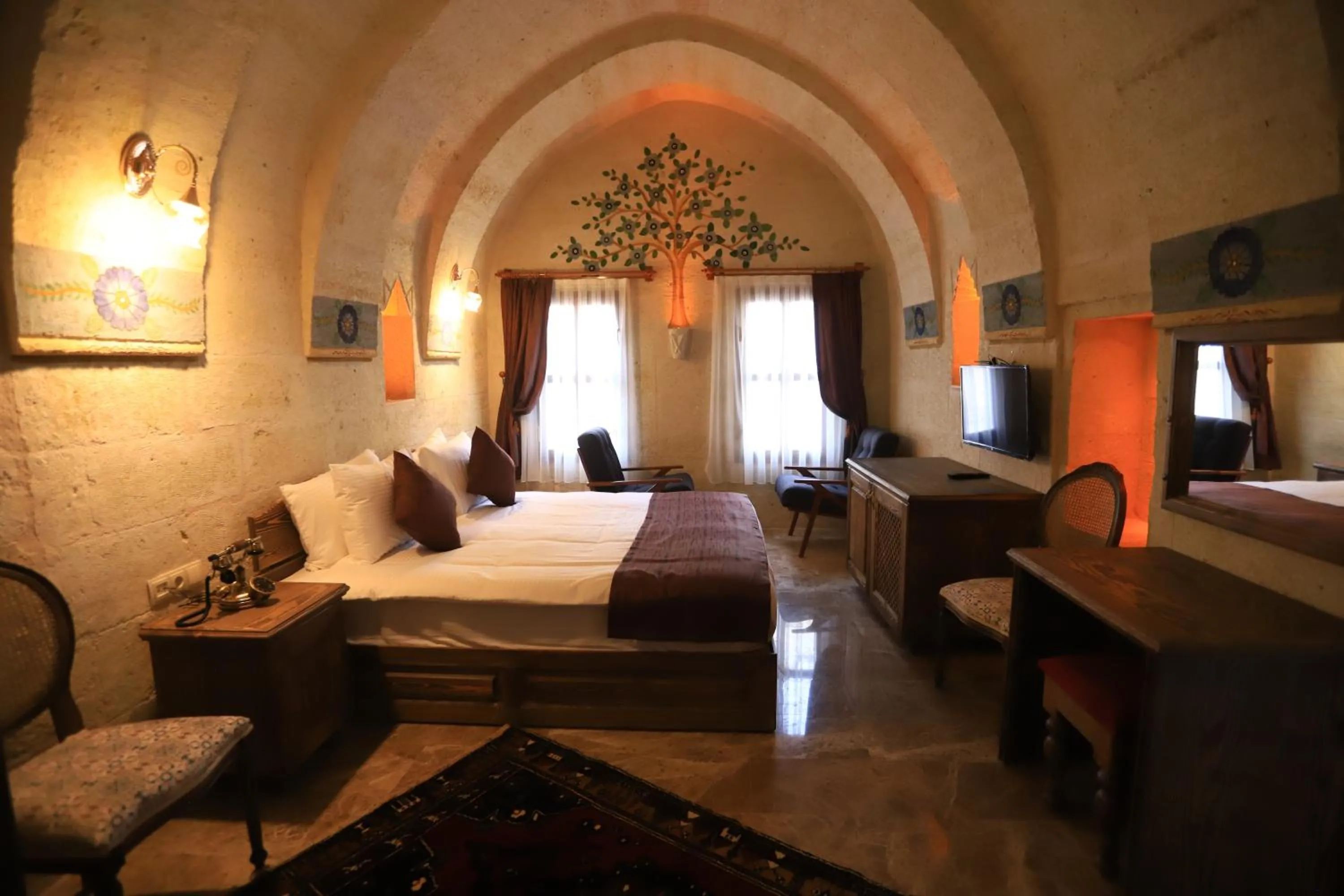 Photo of the whole room in Doctor's Cave Cappadocia
