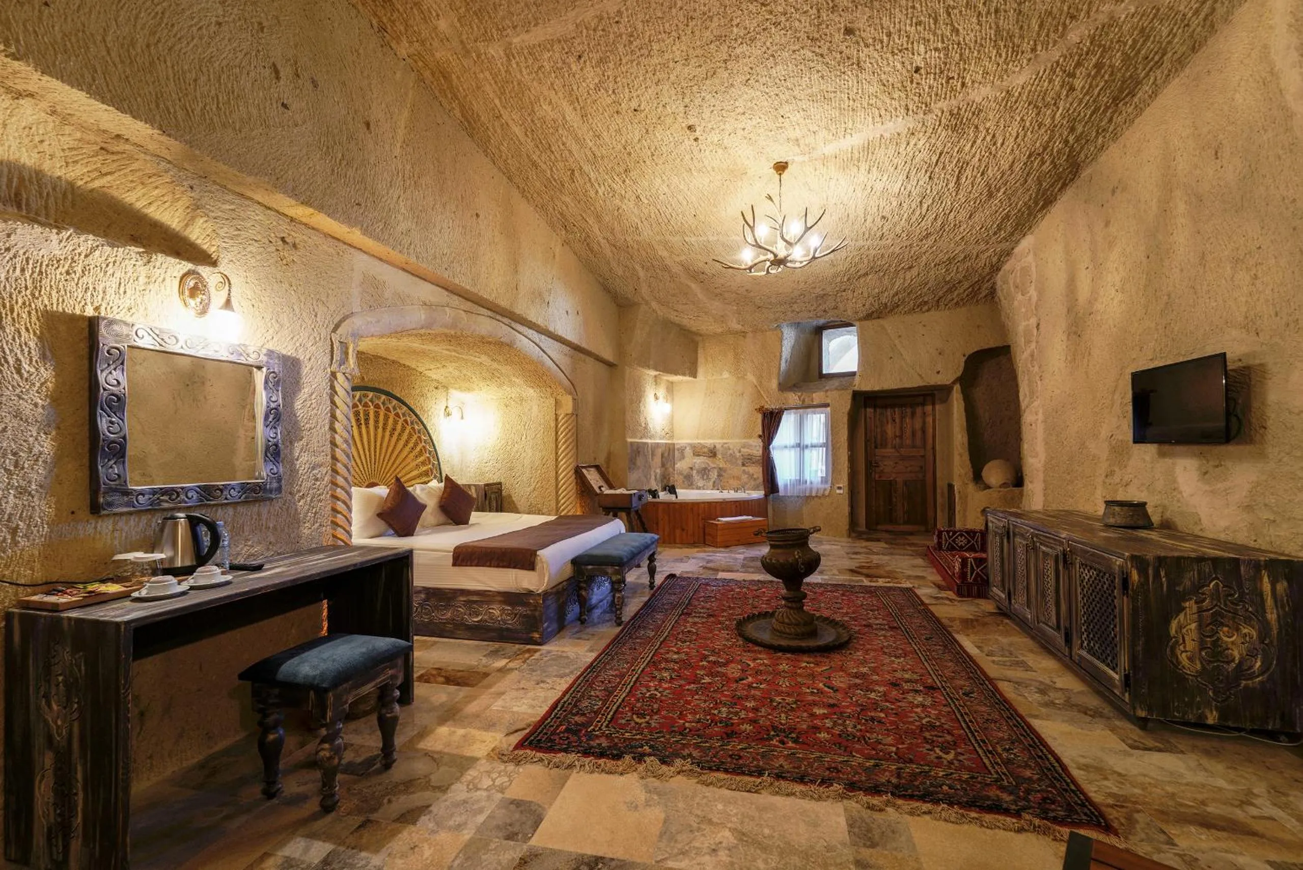 Photo of the whole room in Doctor's Cave Cappadocia