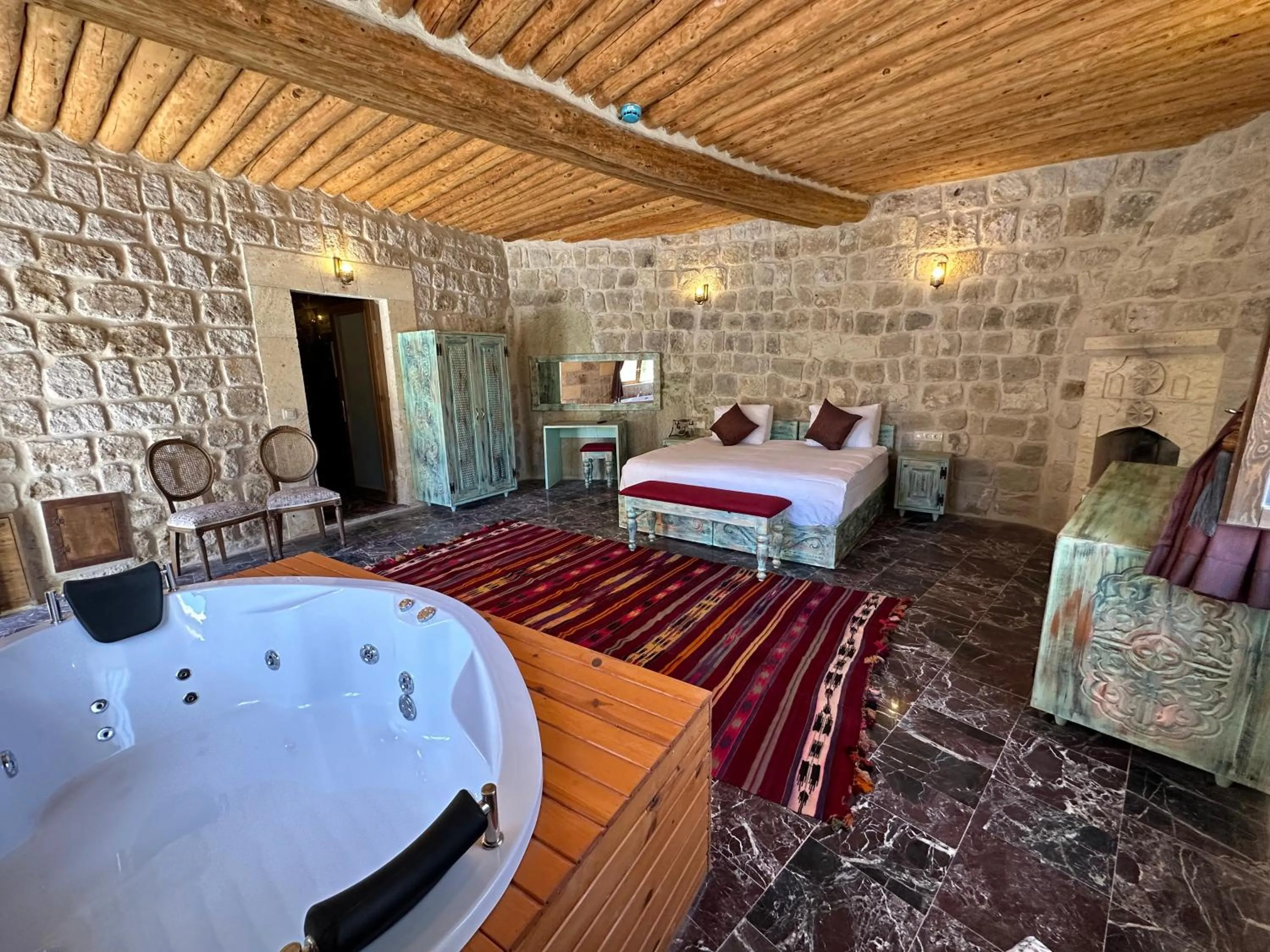 Photo of the whole room in Doctor's Cave Cappadocia