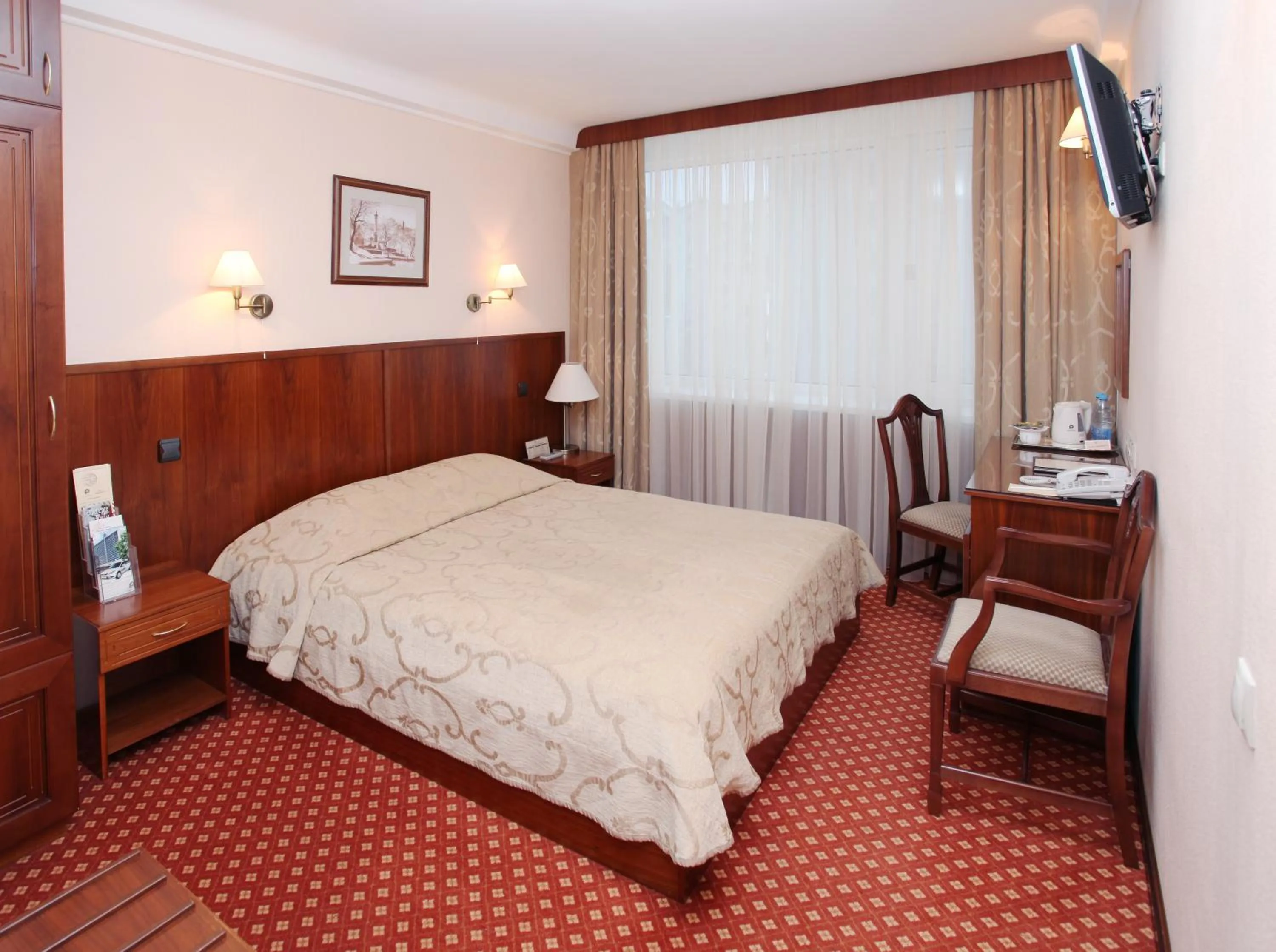Photo of the whole room, Bed in Premier Hotel Rus