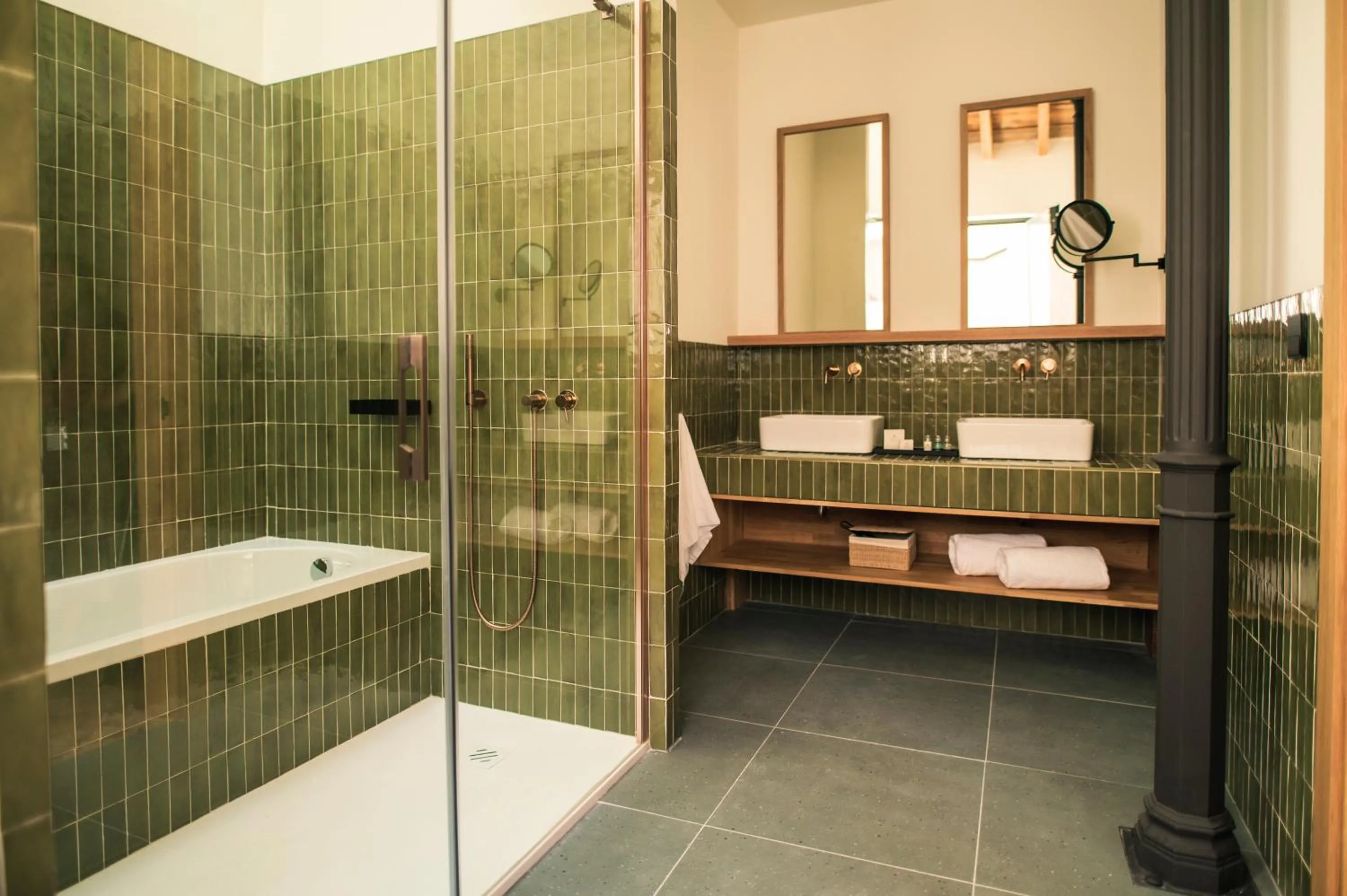 Shower in Legado Magdalena Hotel