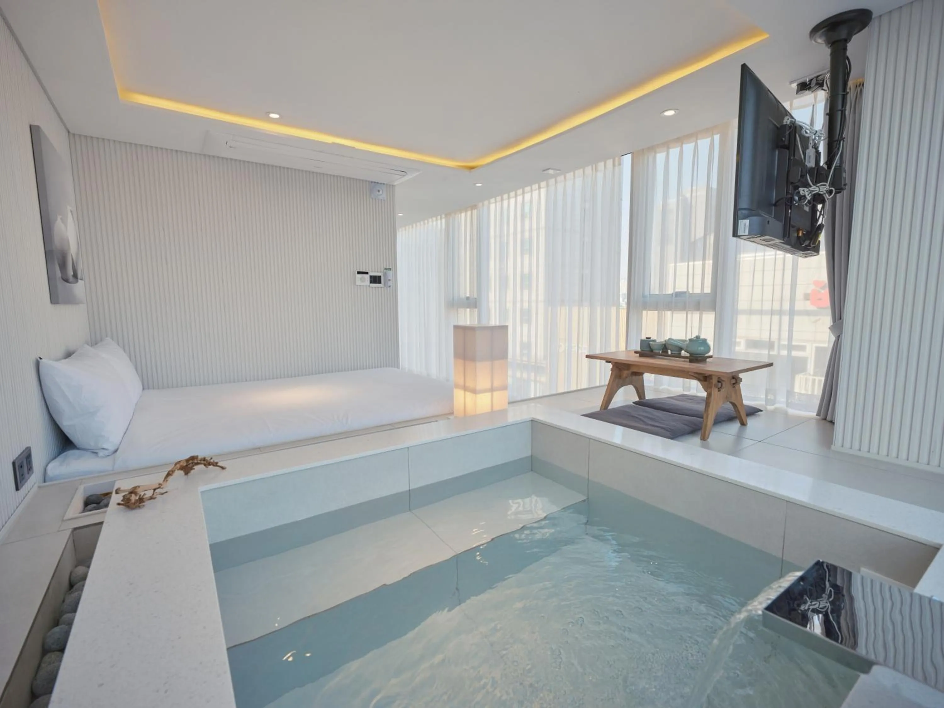 Hot Tub in The Leap Seoul Sadang