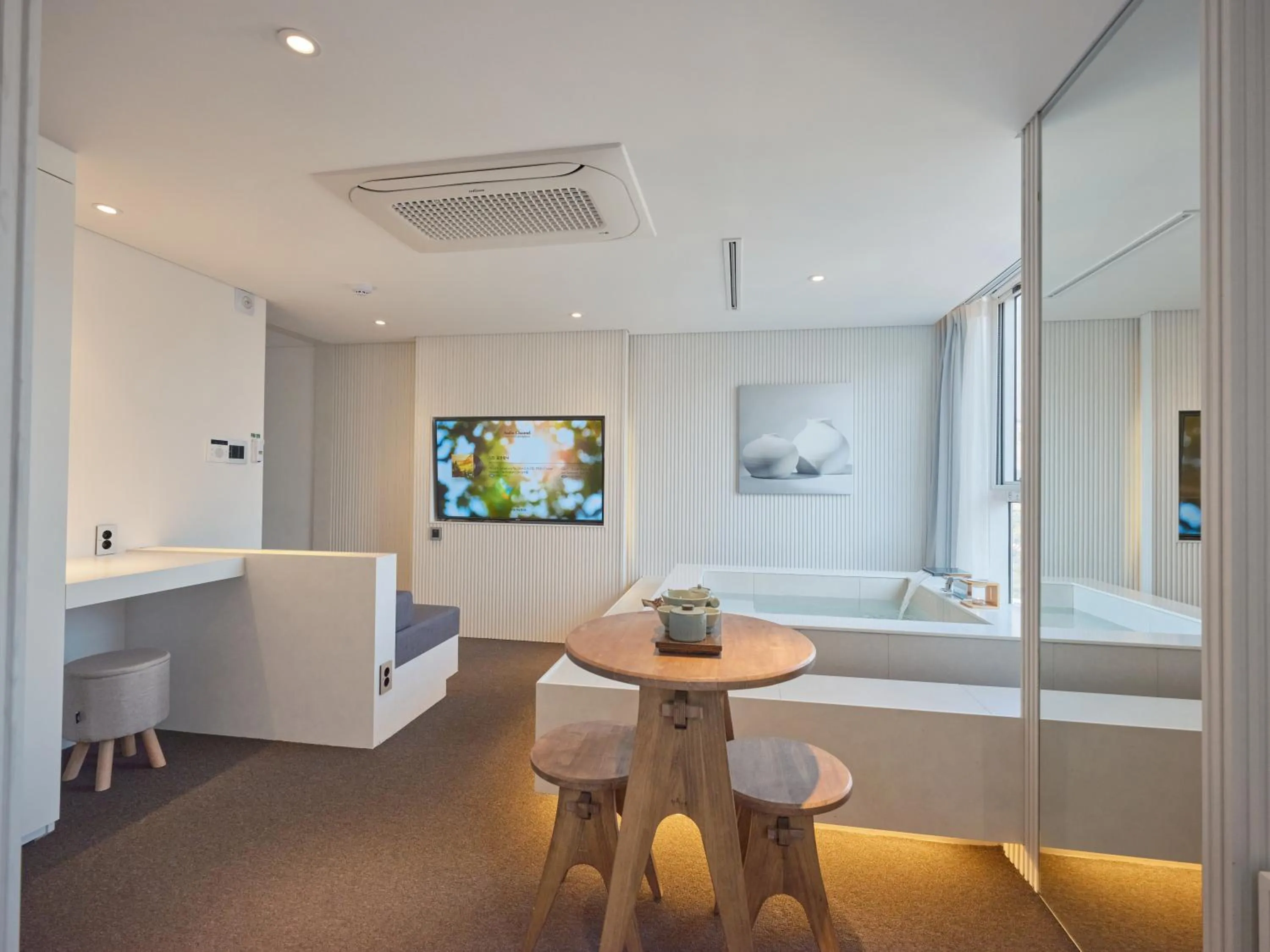 Photo of the whole room in The Leap Seoul Sadang