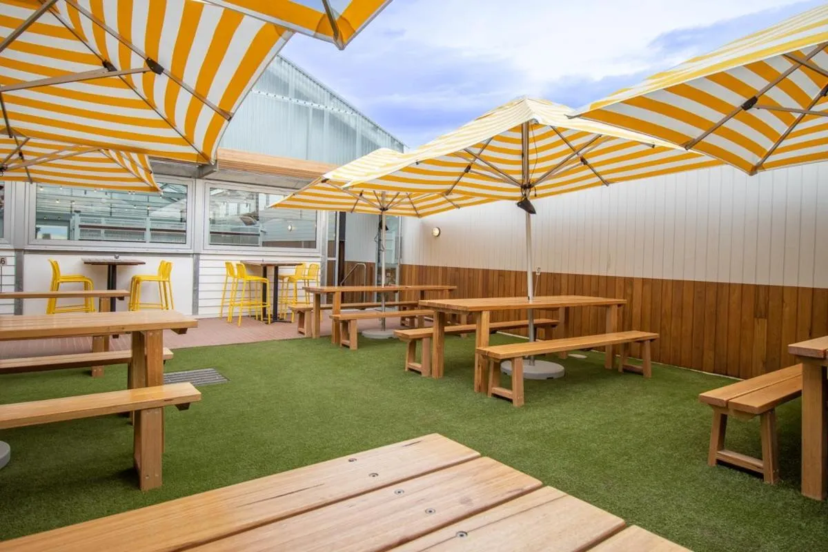 Restaurant/places to eat in Portarlington Grand Hotel