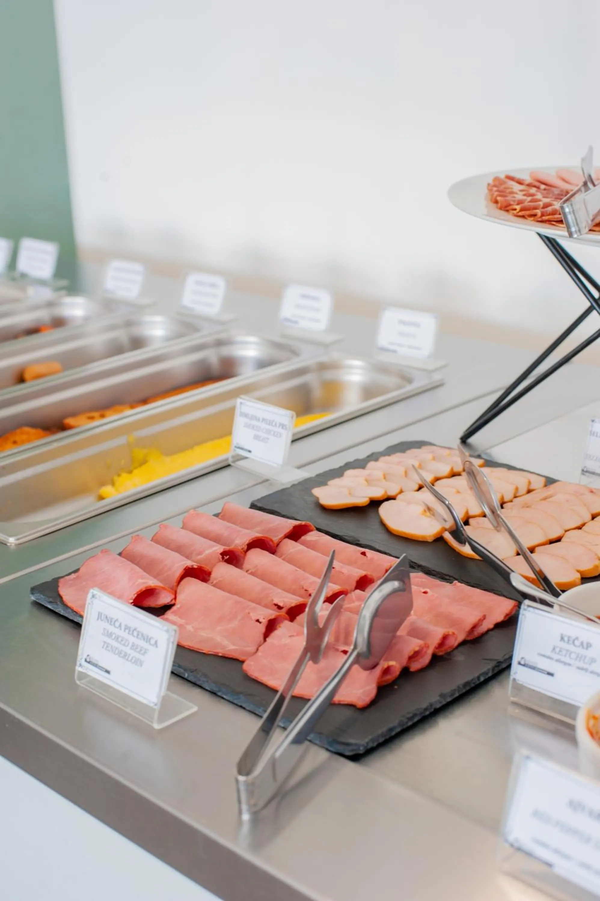 Food and drinks in Garni Hotel Centar