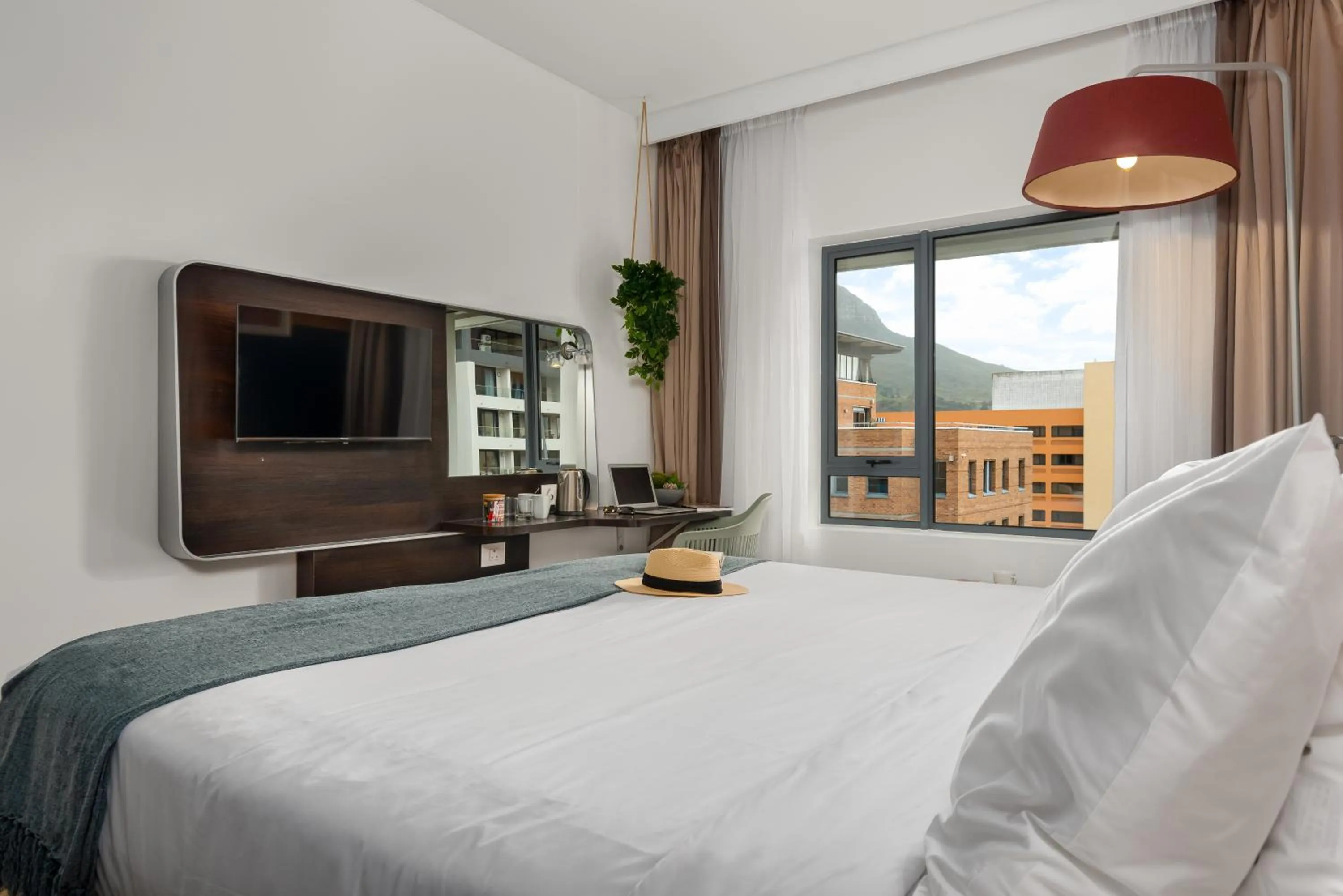 Bed in Neighbourgood Newlands