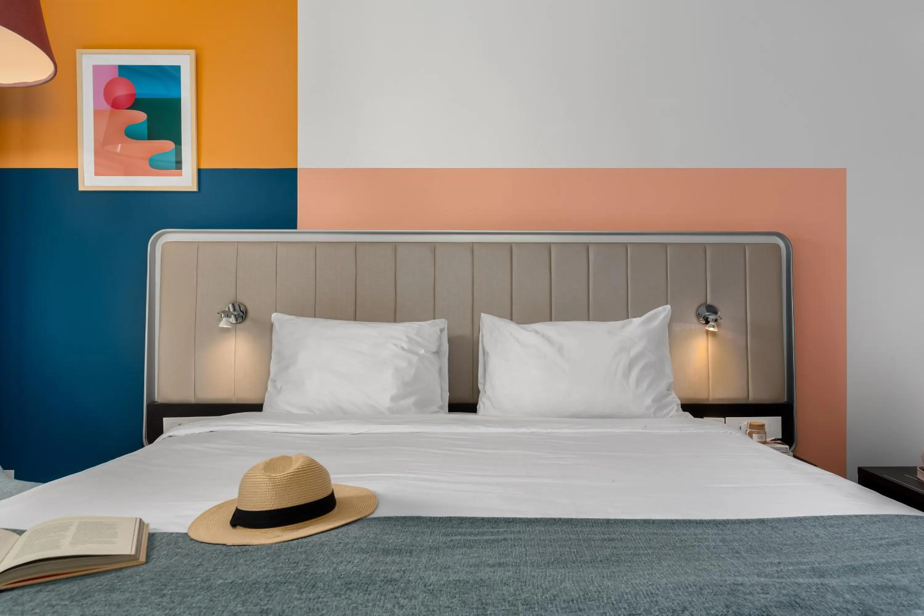 Bed in Neighbourgood Newlands