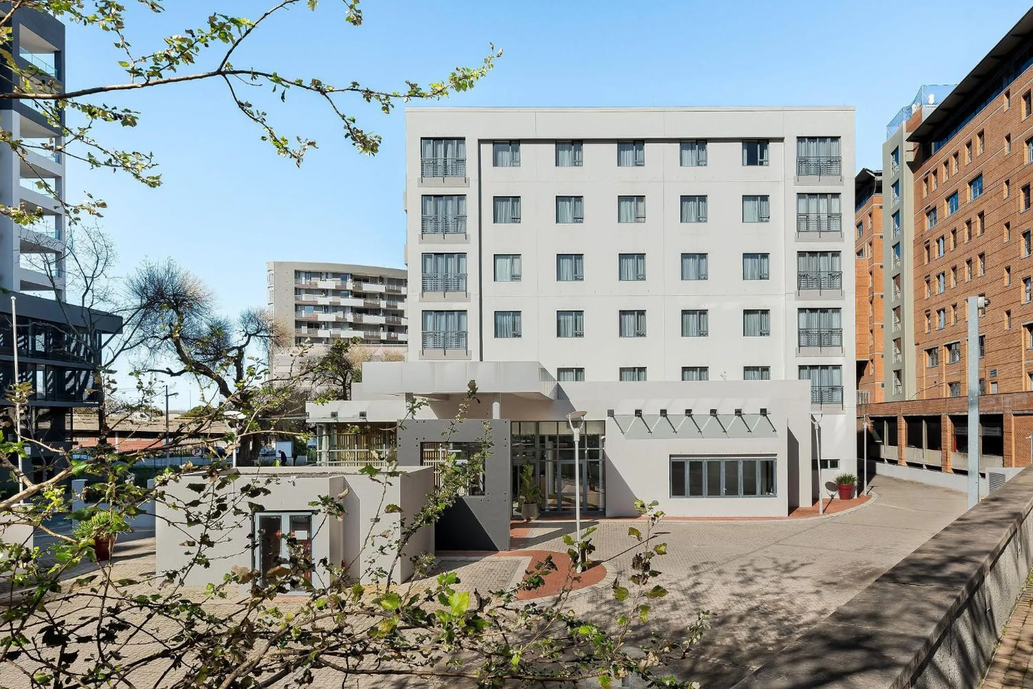 Property building in Neighbourgood Newlands