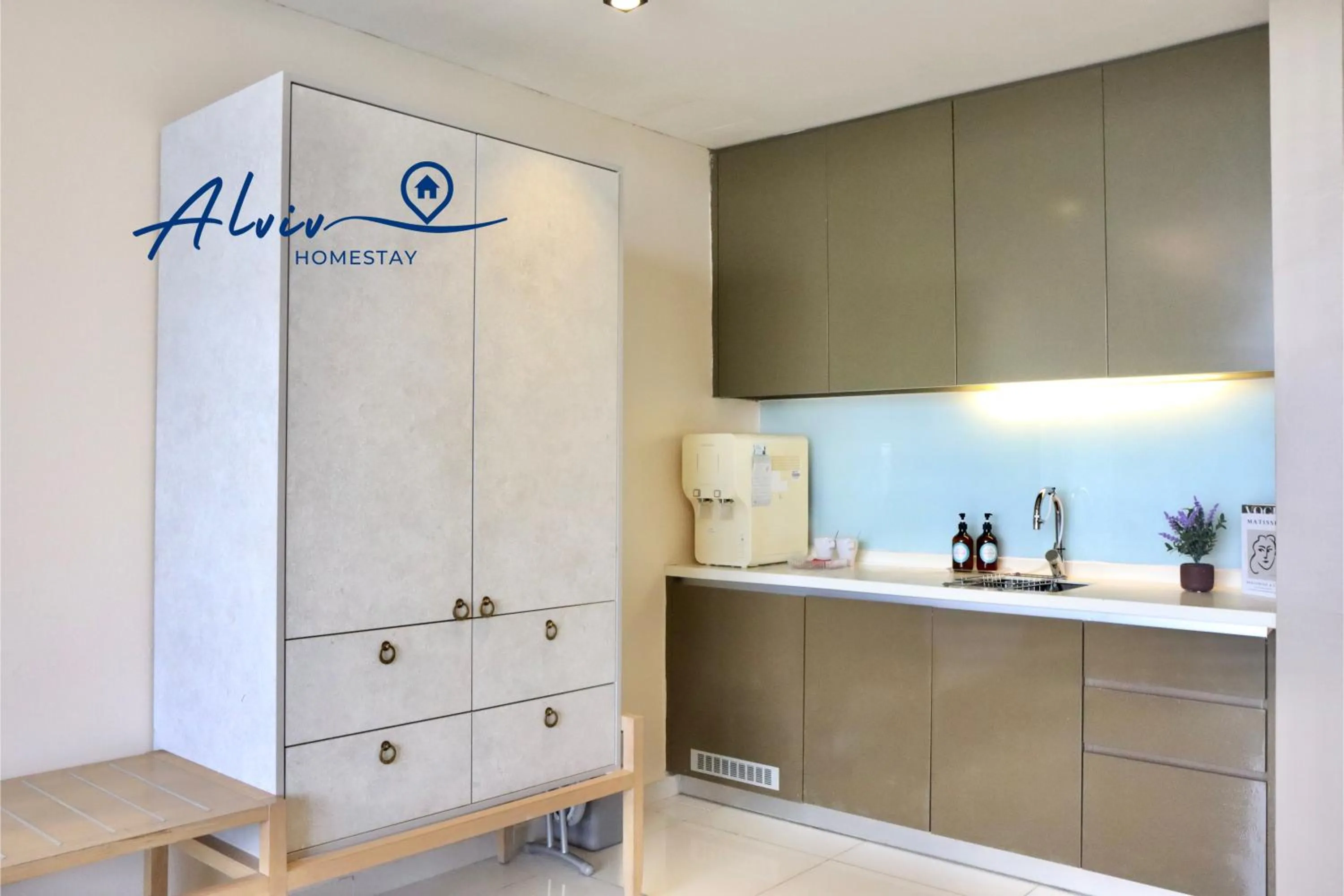 Kitchen or kitchenette in Alviv 99 Suites I Family Suite I 4-7 pax I 5minsMelakaCruise I JonkerSt