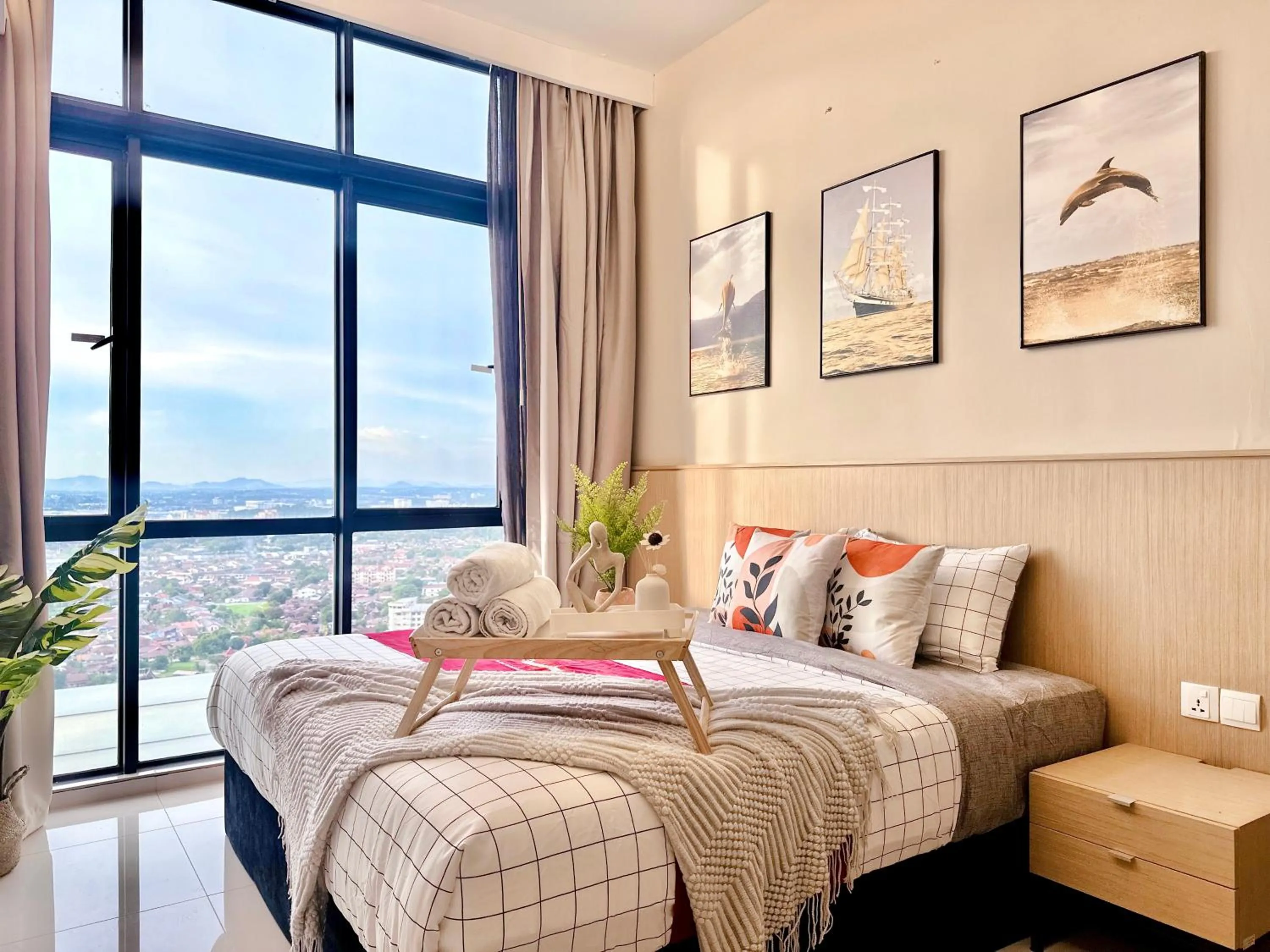 Bed in Alviv 99 Suites I Family Suite I 4-7 pax I 5minsMelakaCruise I JonkerSt