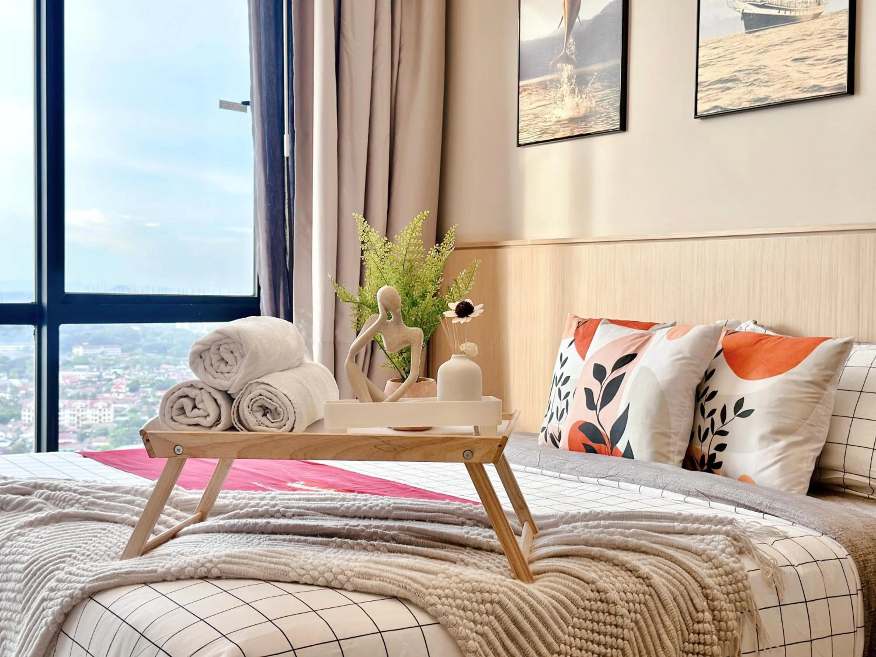 Bed in Alviv 99 Suites I Family Suite I 4-7 pax I 5minsMelakaCruise I JonkerSt