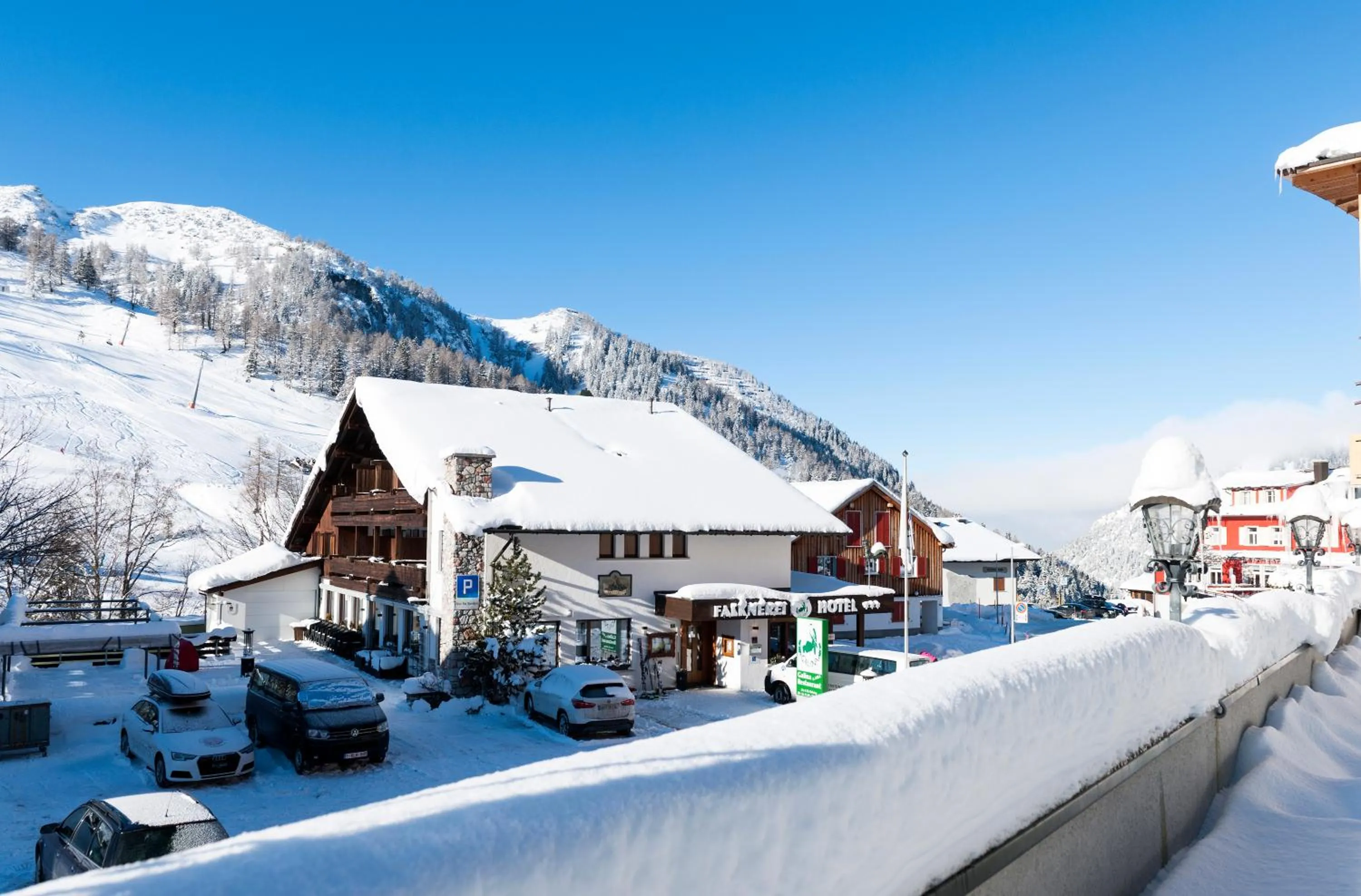 Facade/entrance in Hotel Falknerei Galina