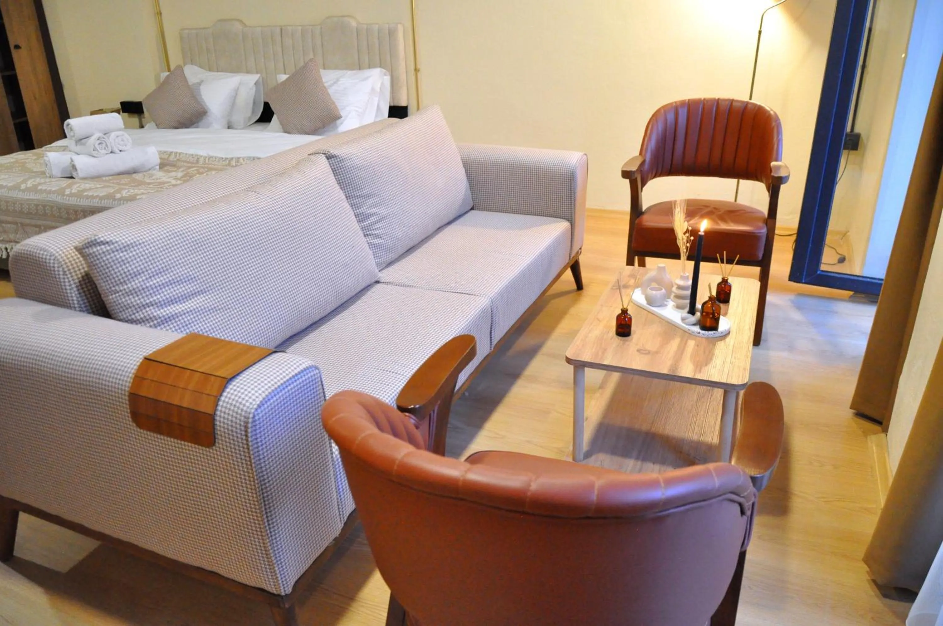 Living room in Golden Door Hotel