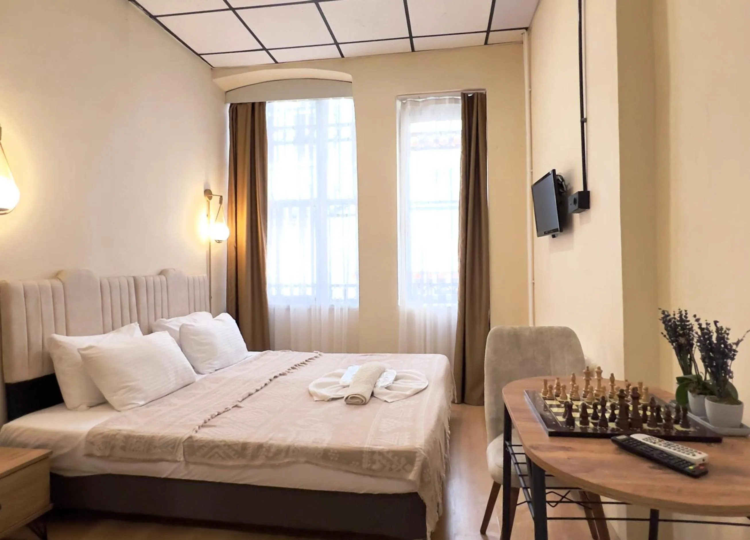 TV and multimedia in Golden Door Hotel