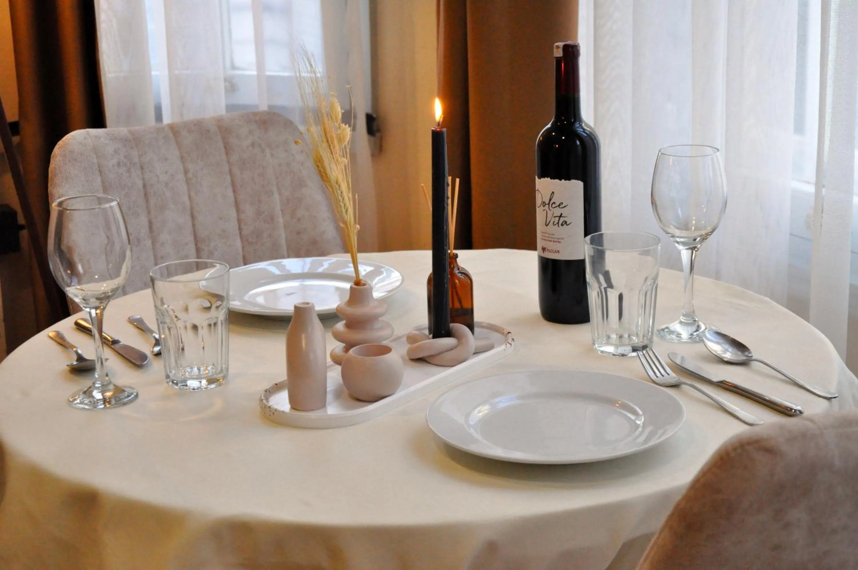 Dining area in Golden Door Hotel