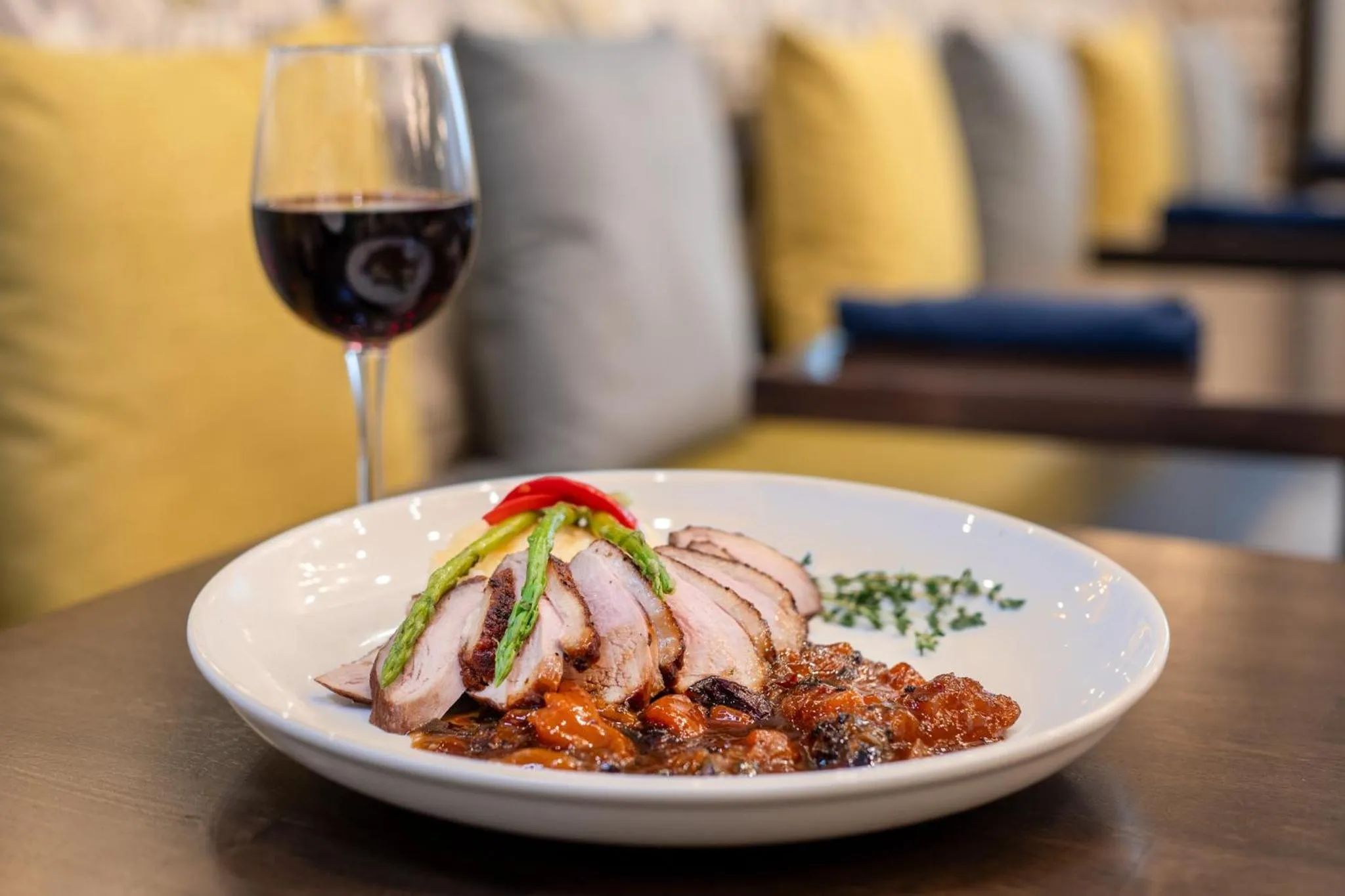 Restaurant/places to eat in Hotel Indigo - Panama City Marina by IHG