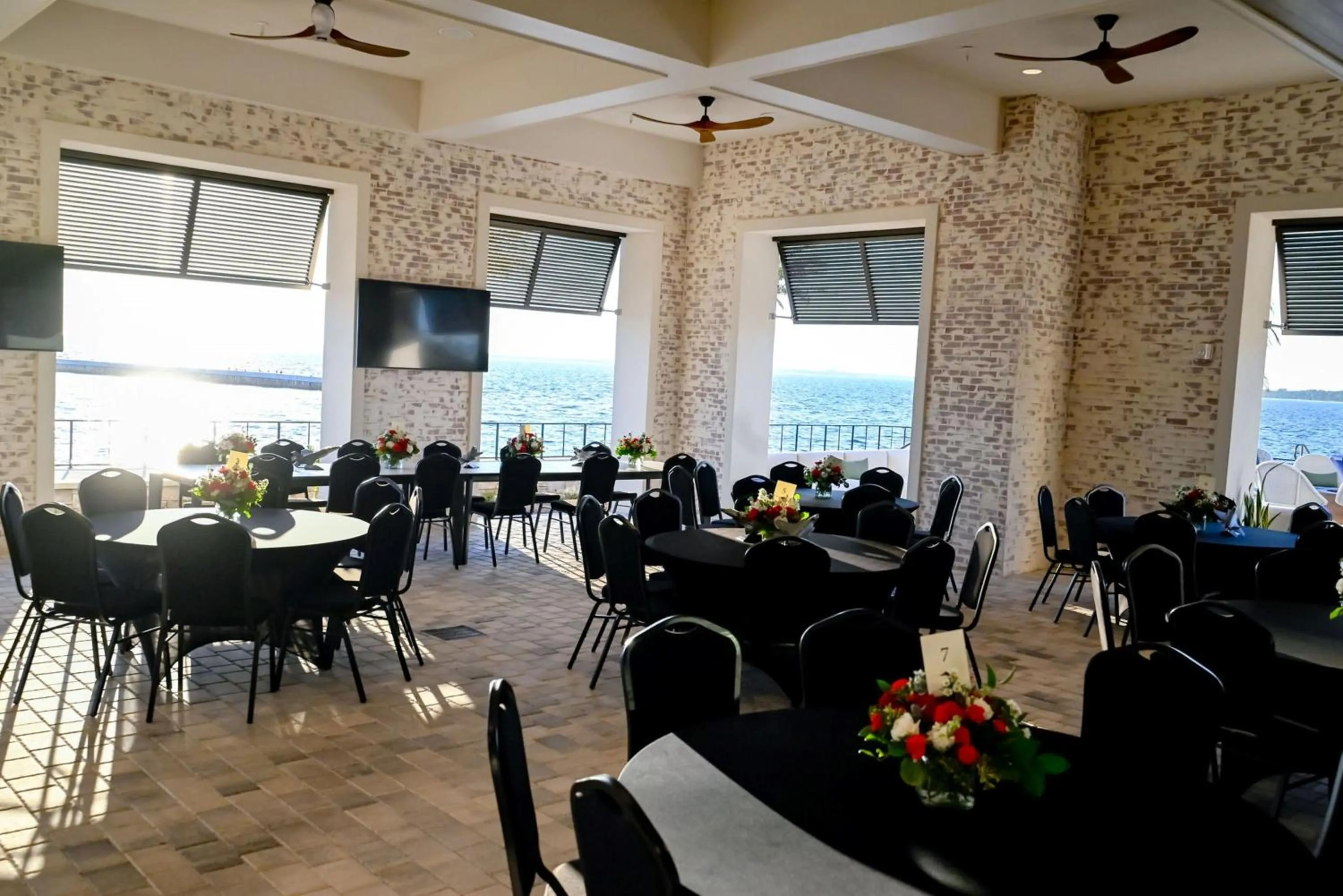 Restaurant/places to eat in Hotel Indigo - Panama City Marina by IHG