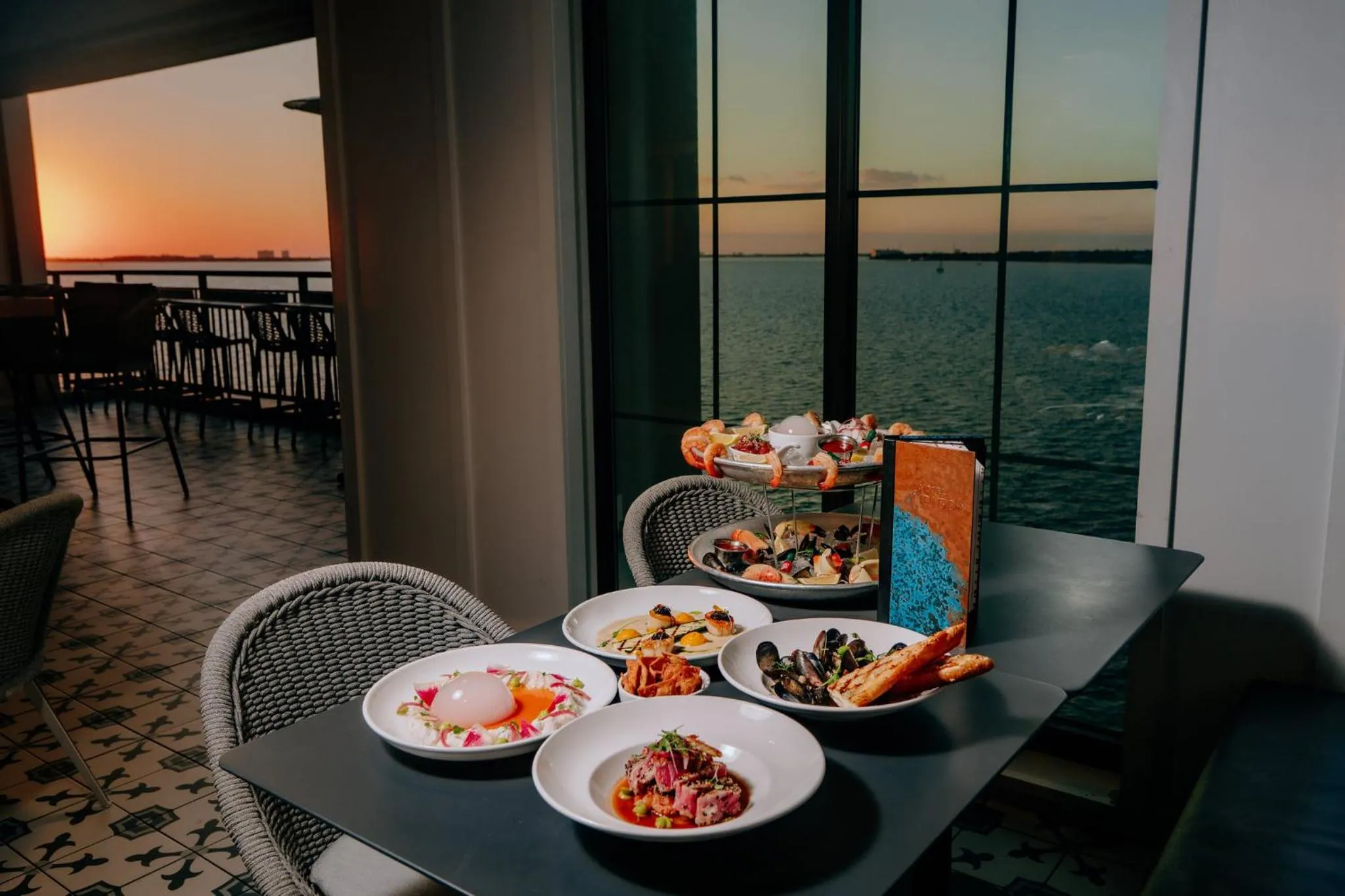 Restaurant/places to eat in Hotel Indigo - Panama City Marina by IHG