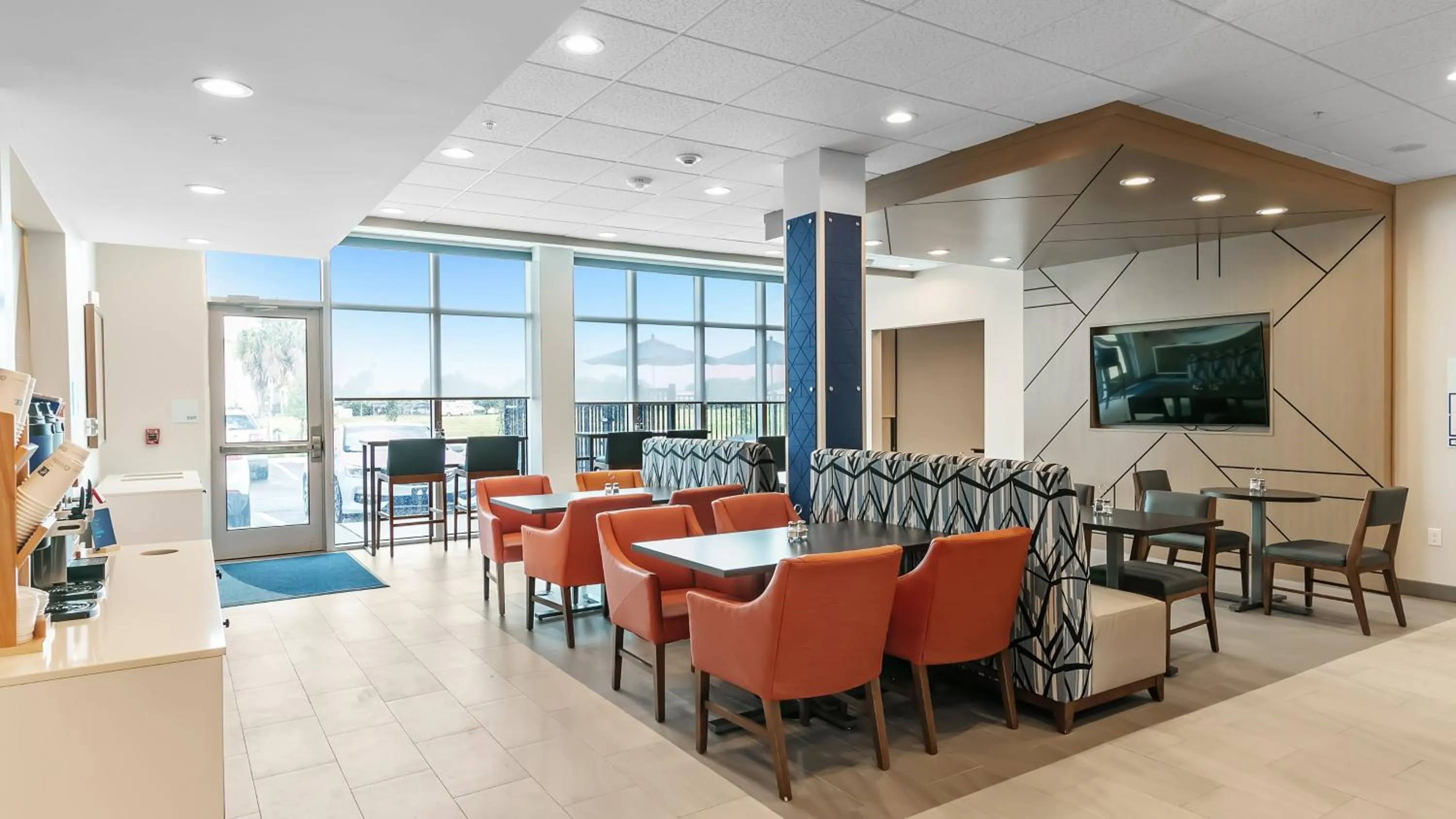 Breakfast in Holiday Inn Express and Suites - Nokomis - Sarasota South