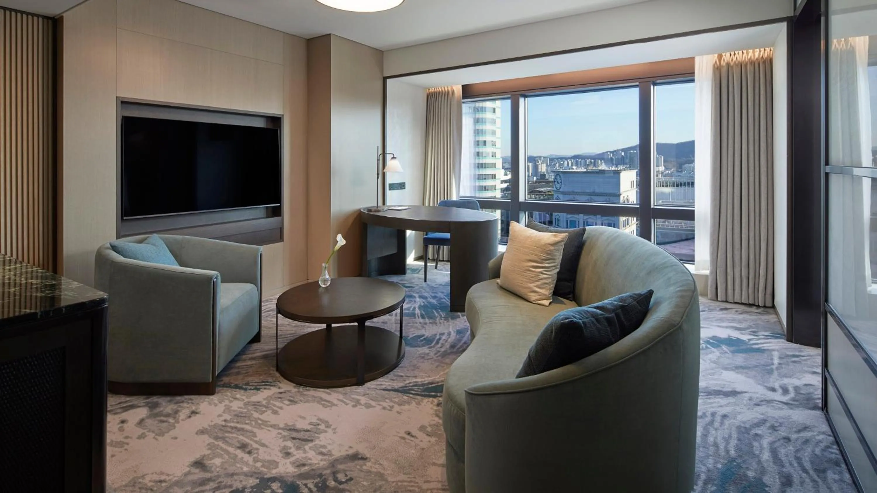 Bedroom in Grand InterContinental Seoul Parnas by IHG