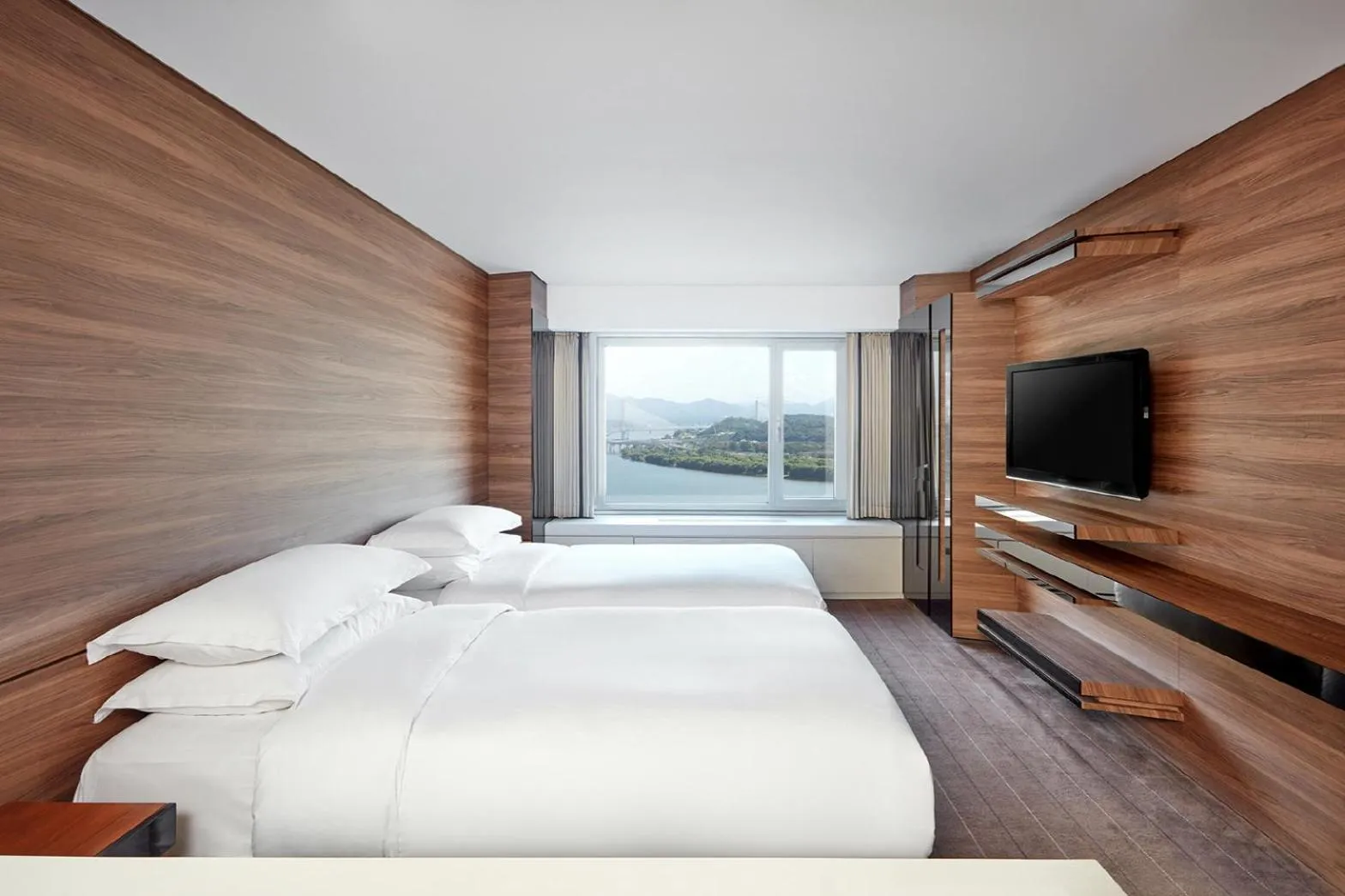 Bed in Grand Walkerhill Seoul