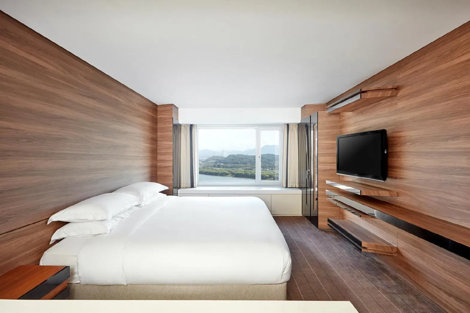 Bed in Grand Walkerhill Seoul