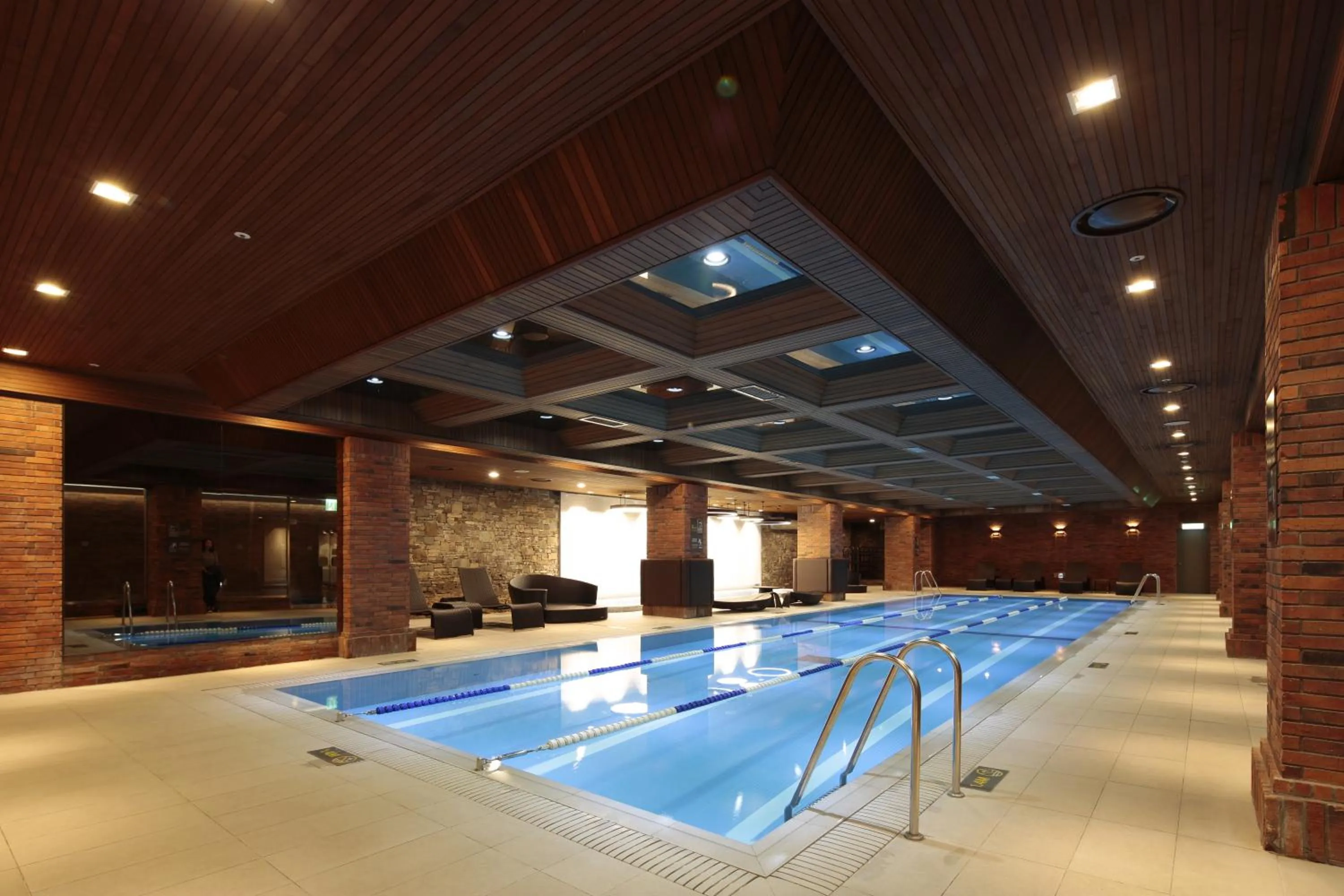 Swimming pool in Grand Walkerhill Seoul