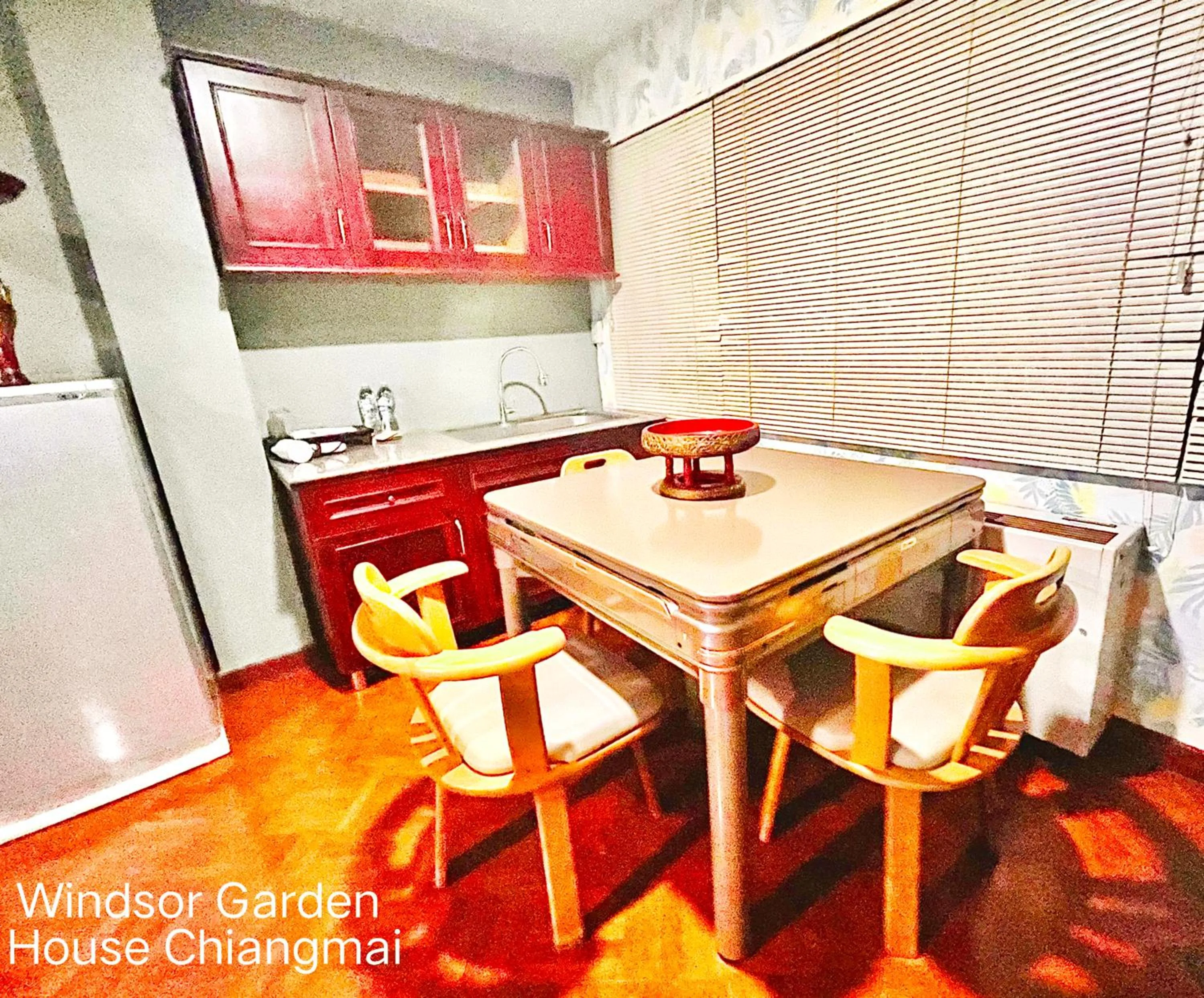 Kitchen or kitchenette in Windsor Garden House Chiangmai