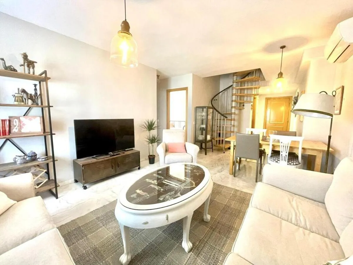 Dining area in Calu Homes Duplex cerca playa de Huelin