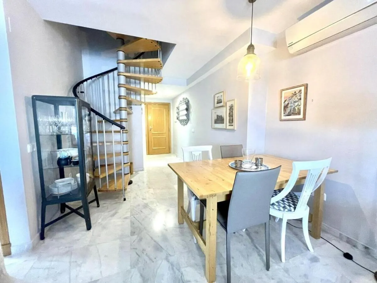 Dining area in Calu Homes Duplex cerca playa de Huelin