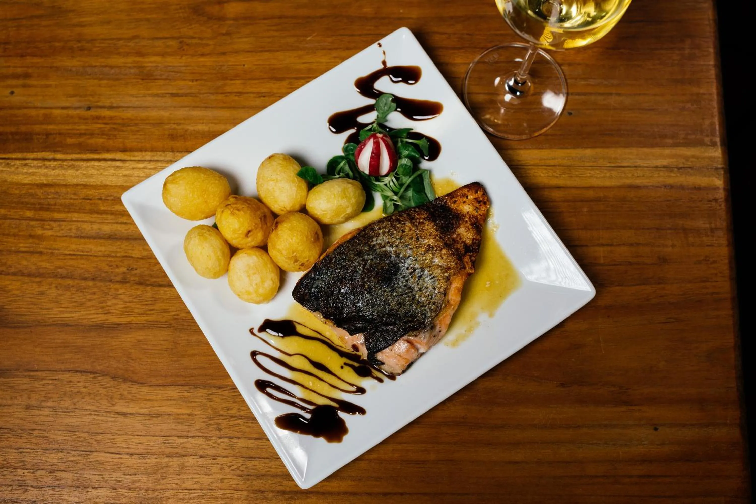 Restaurant/places to eat in Hotel Picok