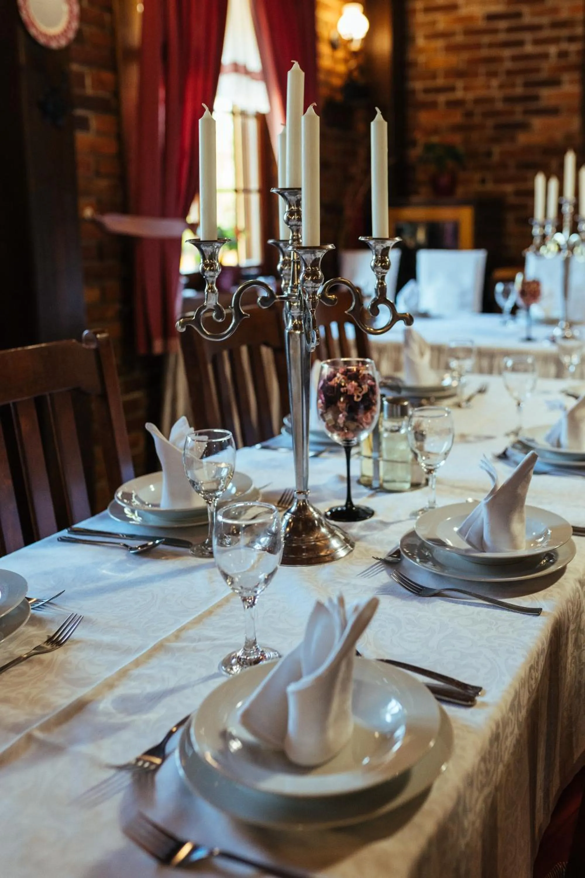 Restaurant/places to eat in Hotel Picok