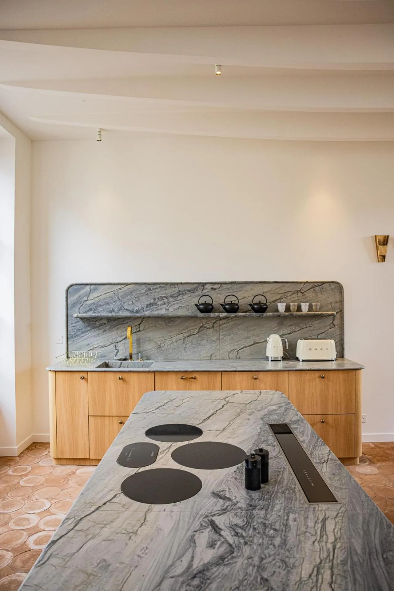 Kitchen or kitchenette, Bed in 1.75 Paris La Source