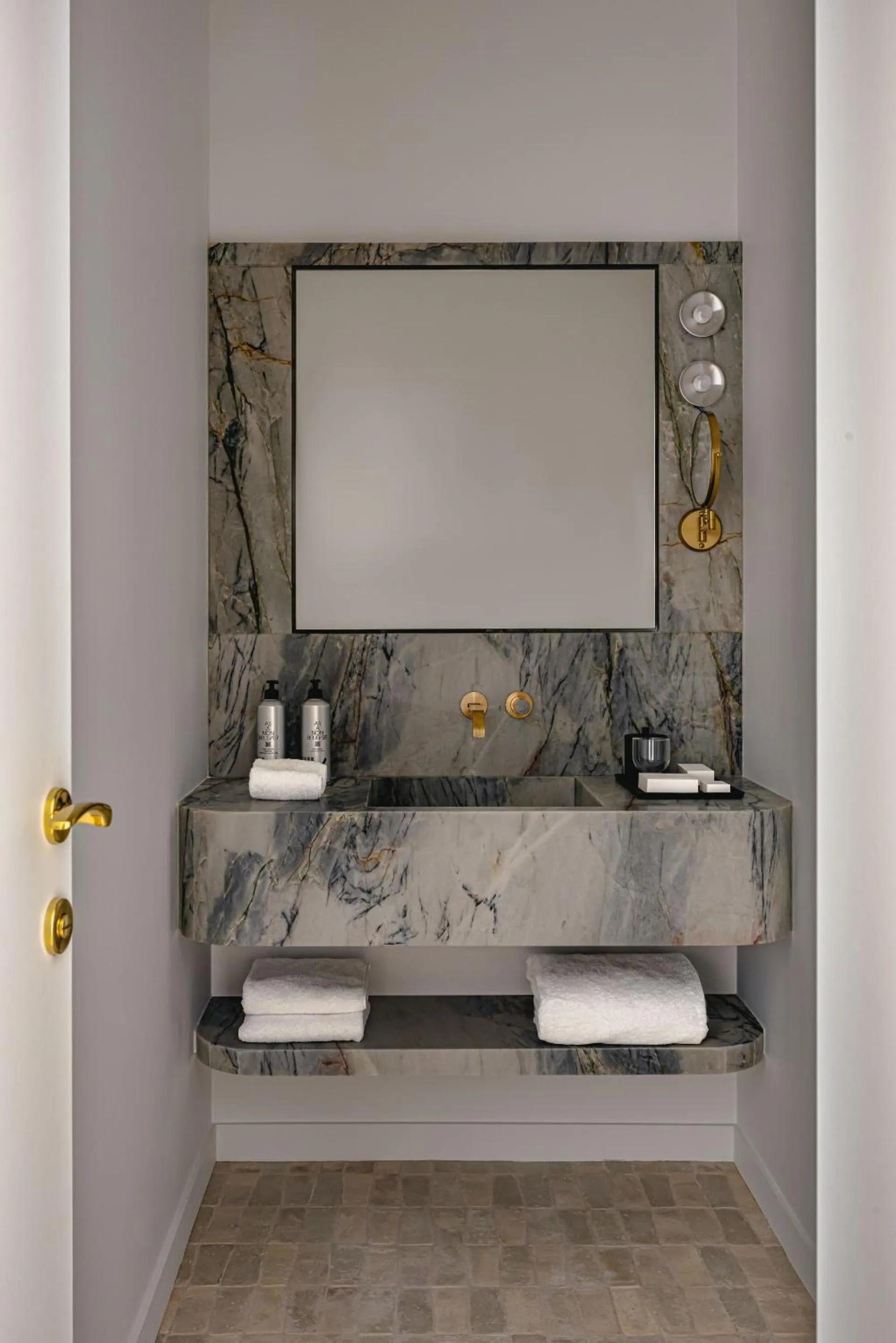 Junior Suite in 1.75 Paris La Source