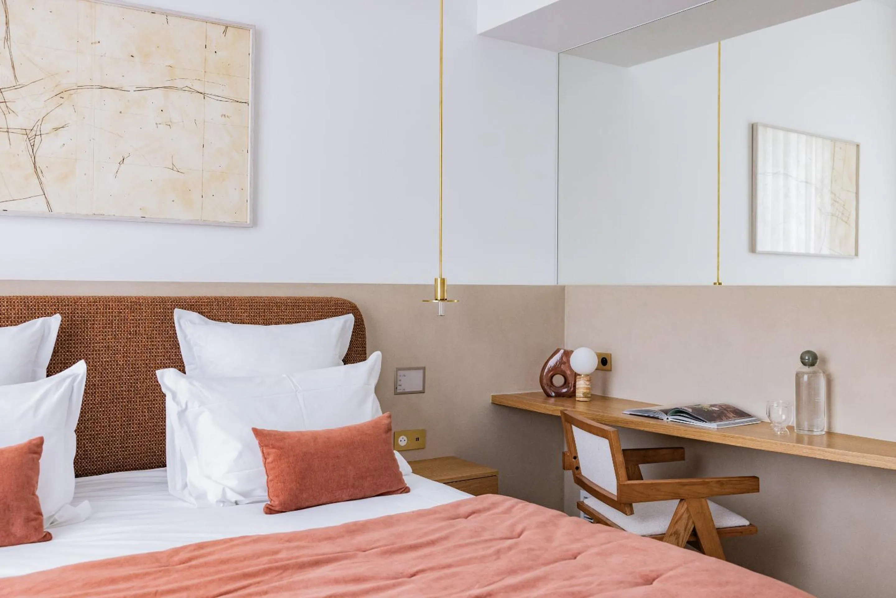 Bedroom, Bed in 1.75 Paris La Source