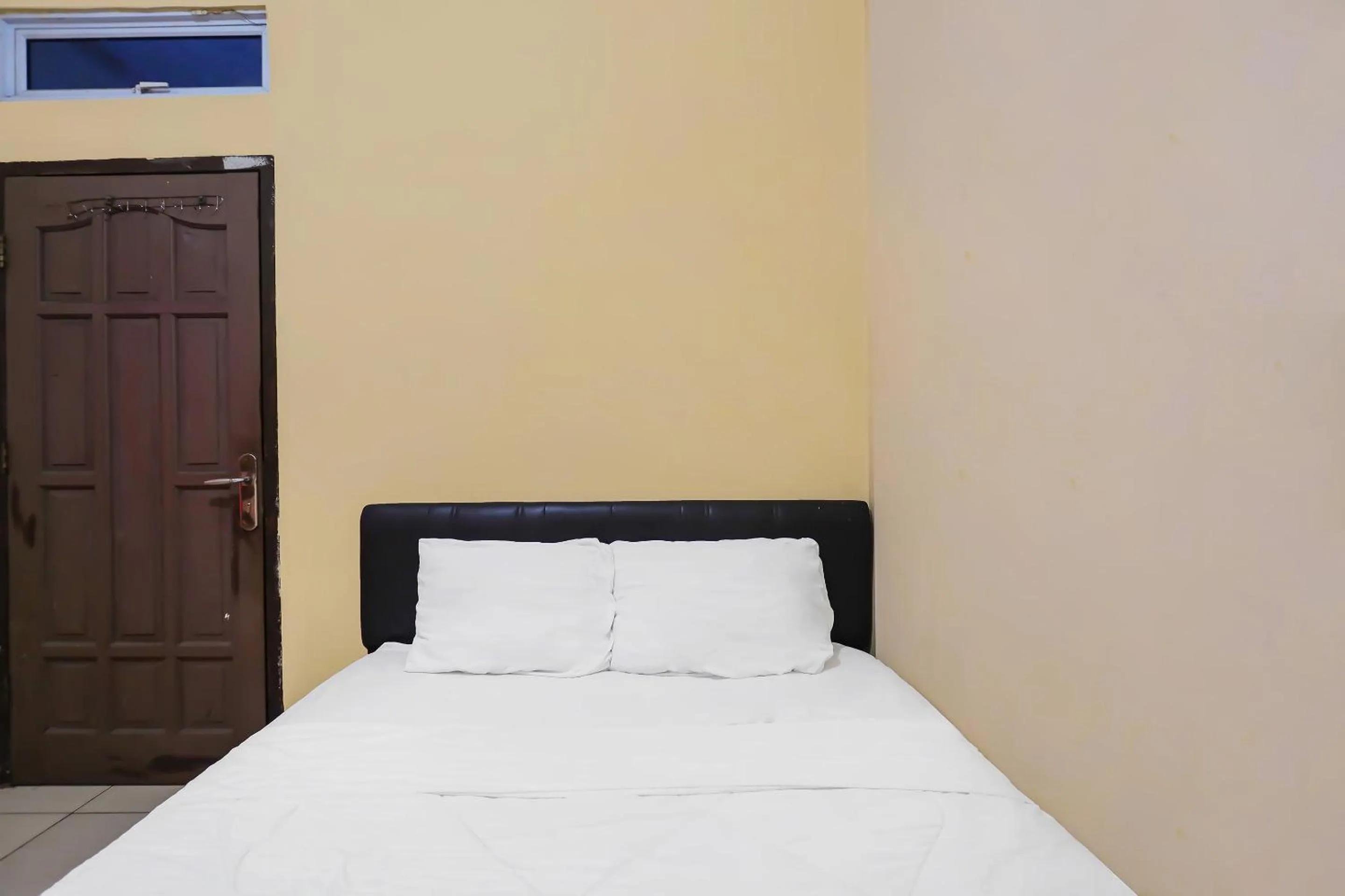 Bedroom, Bed in Hotel O Pelita Satu