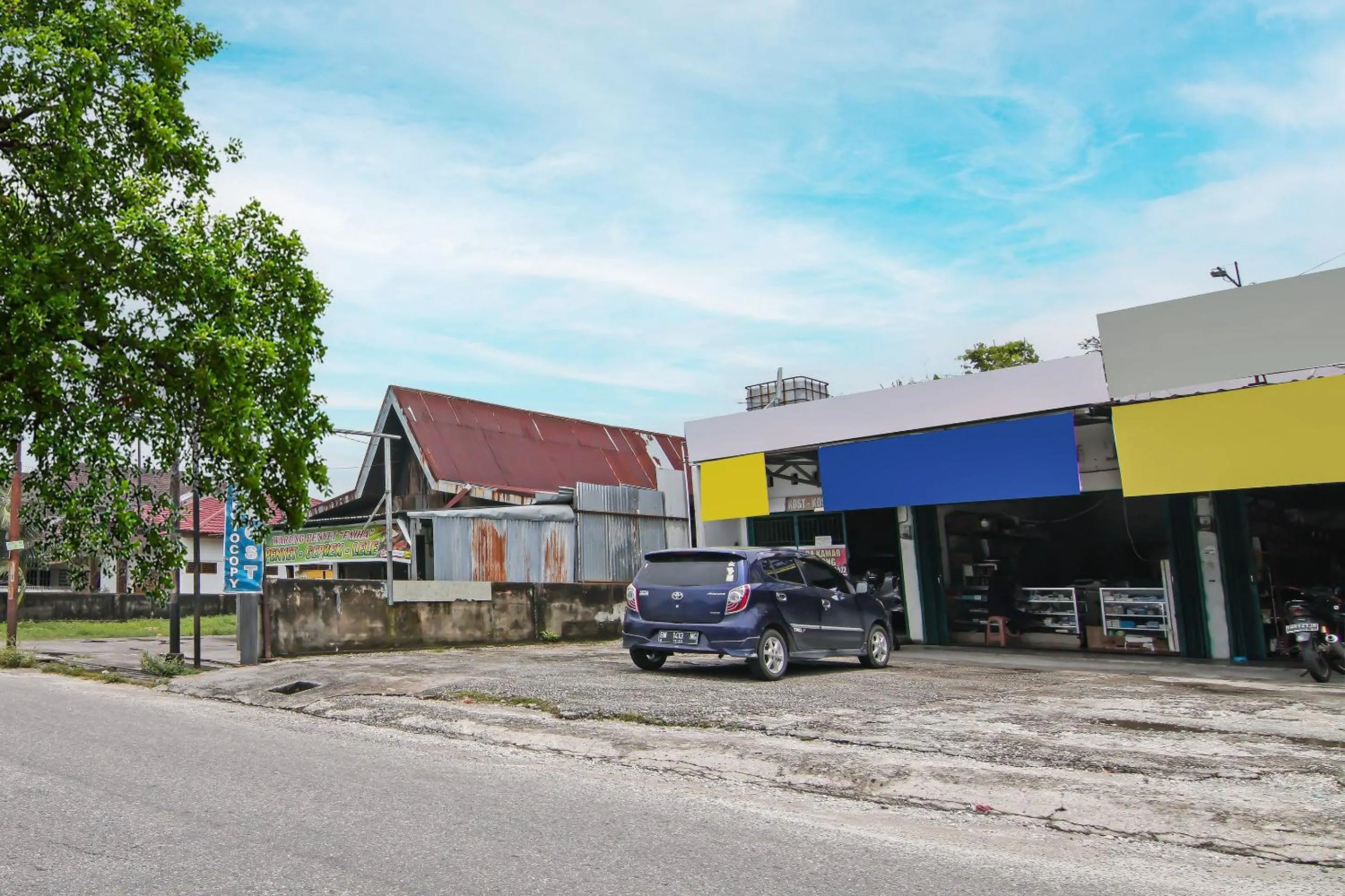 Facade/entrance in SPOT ON 92498 Fanni Homestay