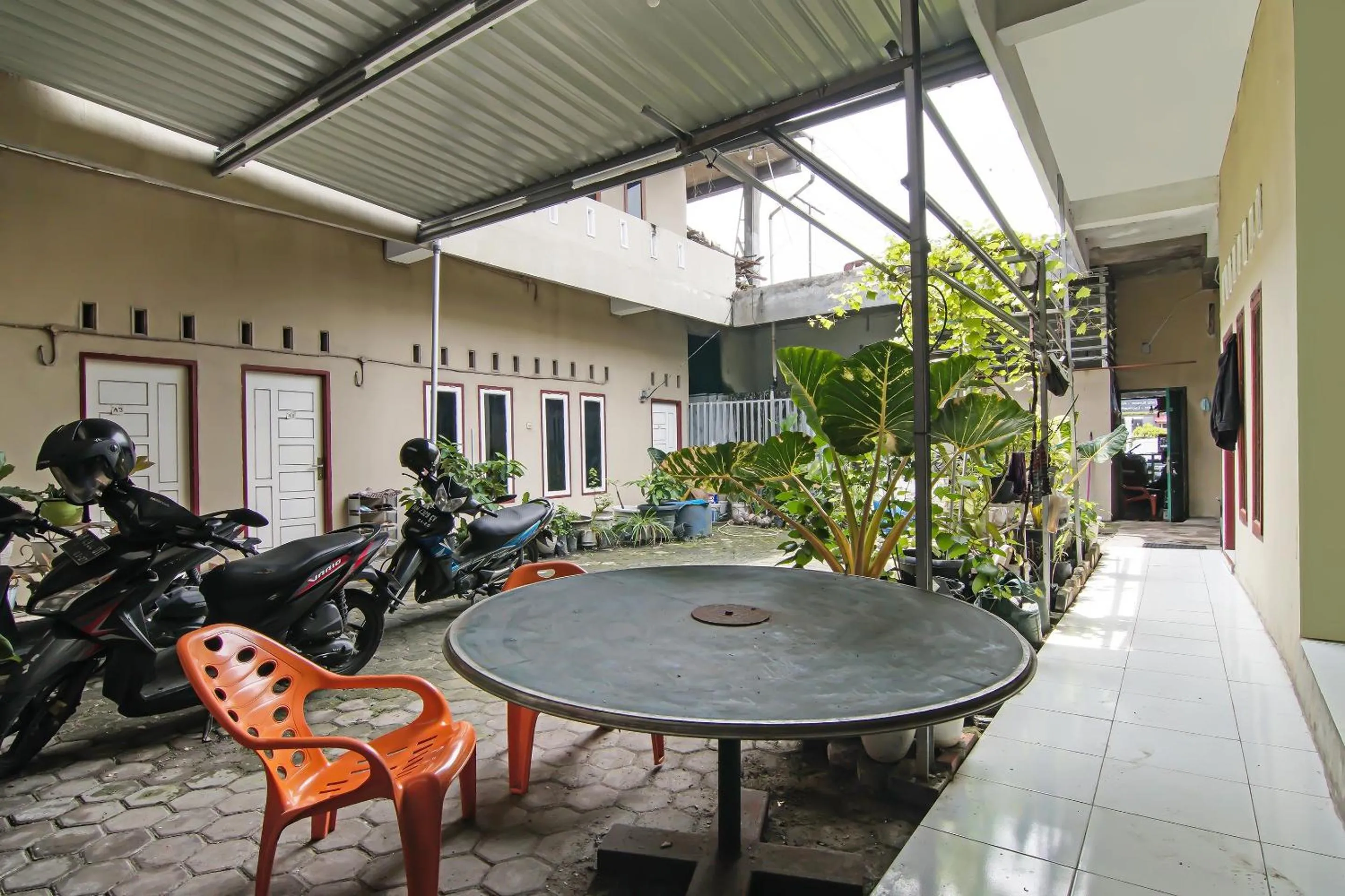 Lobby or reception in SPOT ON 92498 Fanni Homestay
