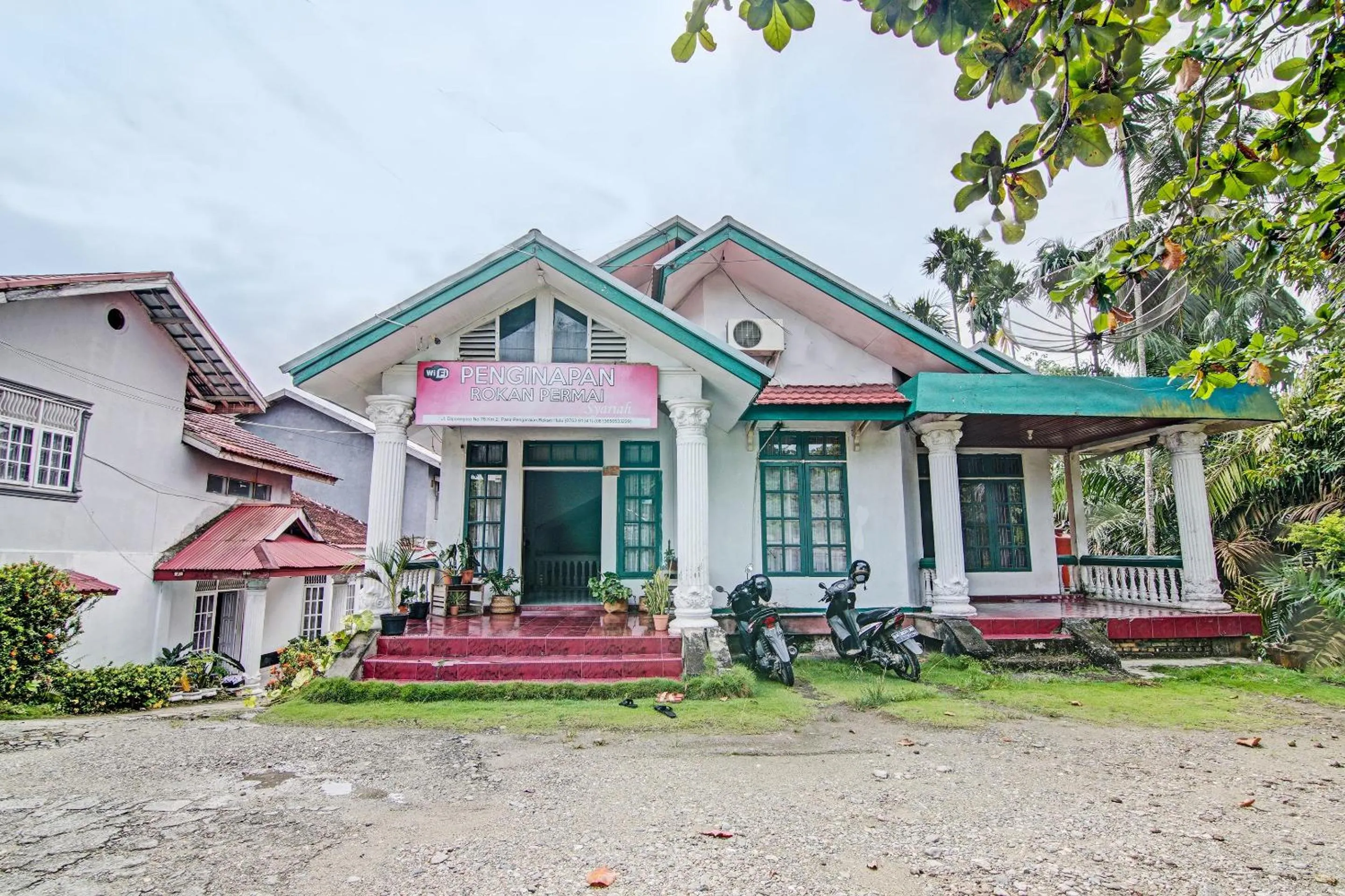 Facade/entrance in Hotel O Penginapan Rokan Permai Syariah