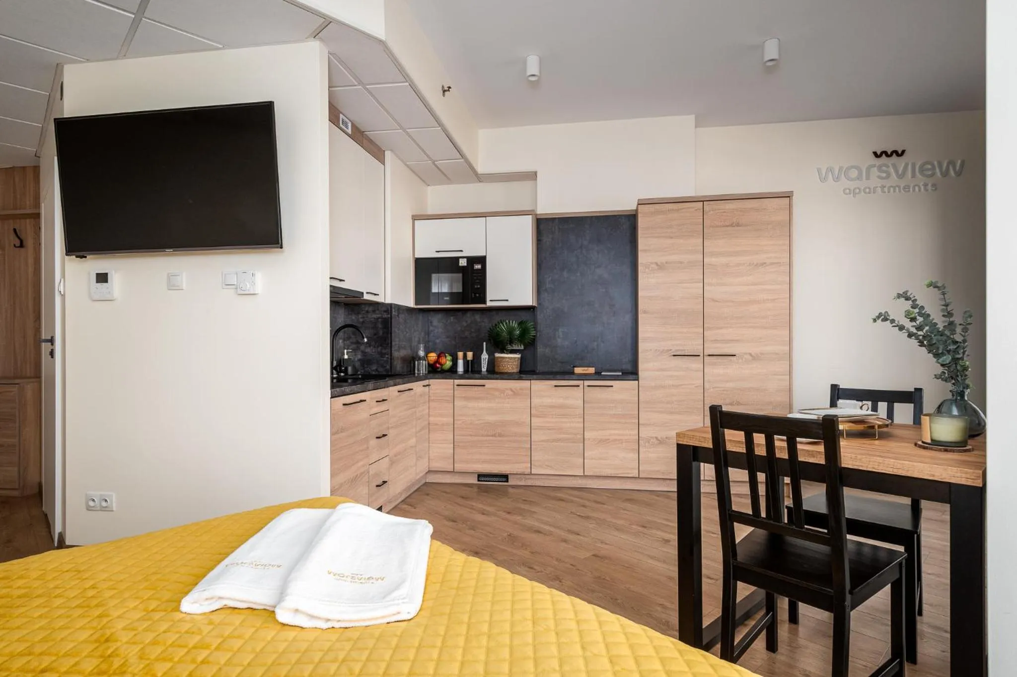 Living room, Bed in Warsview Apartments