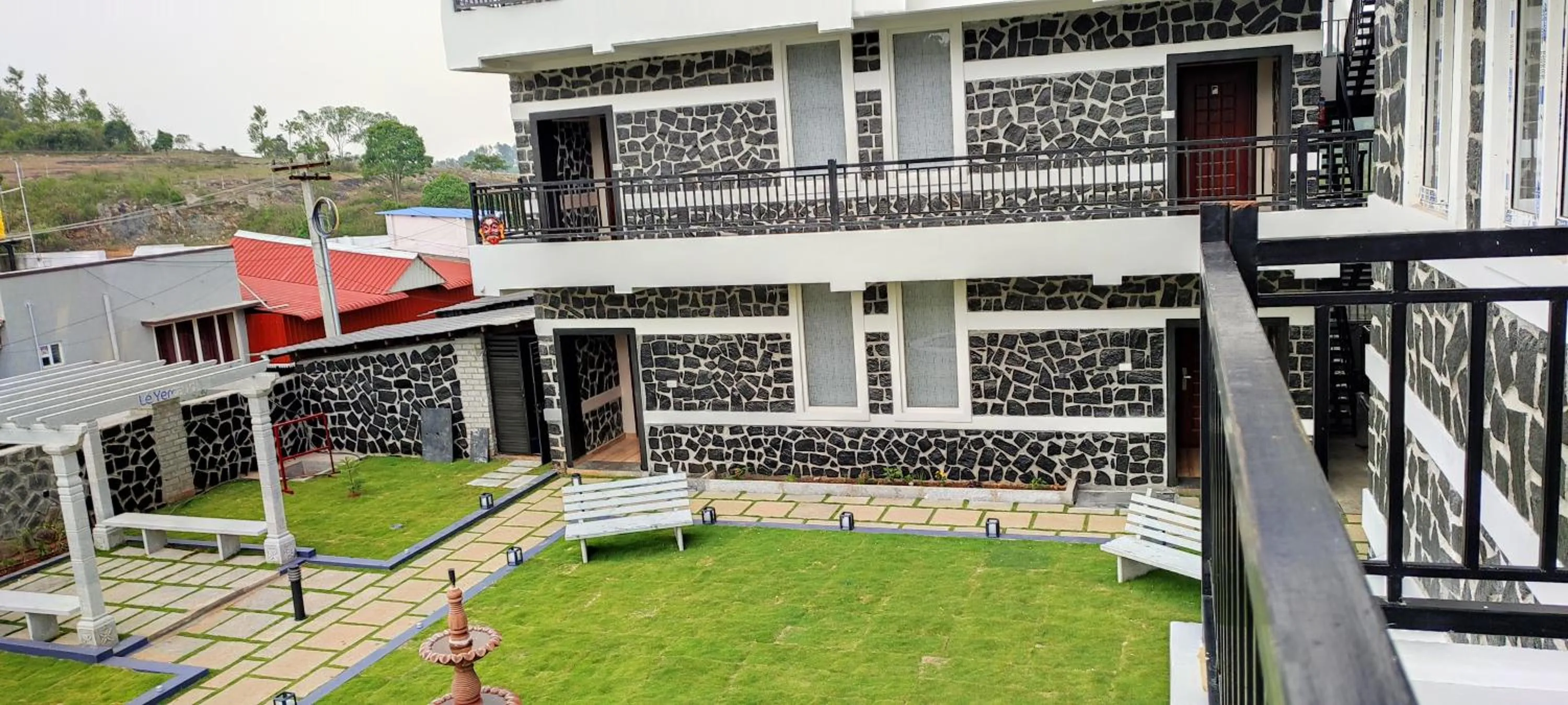 Property building in Le Yercaud