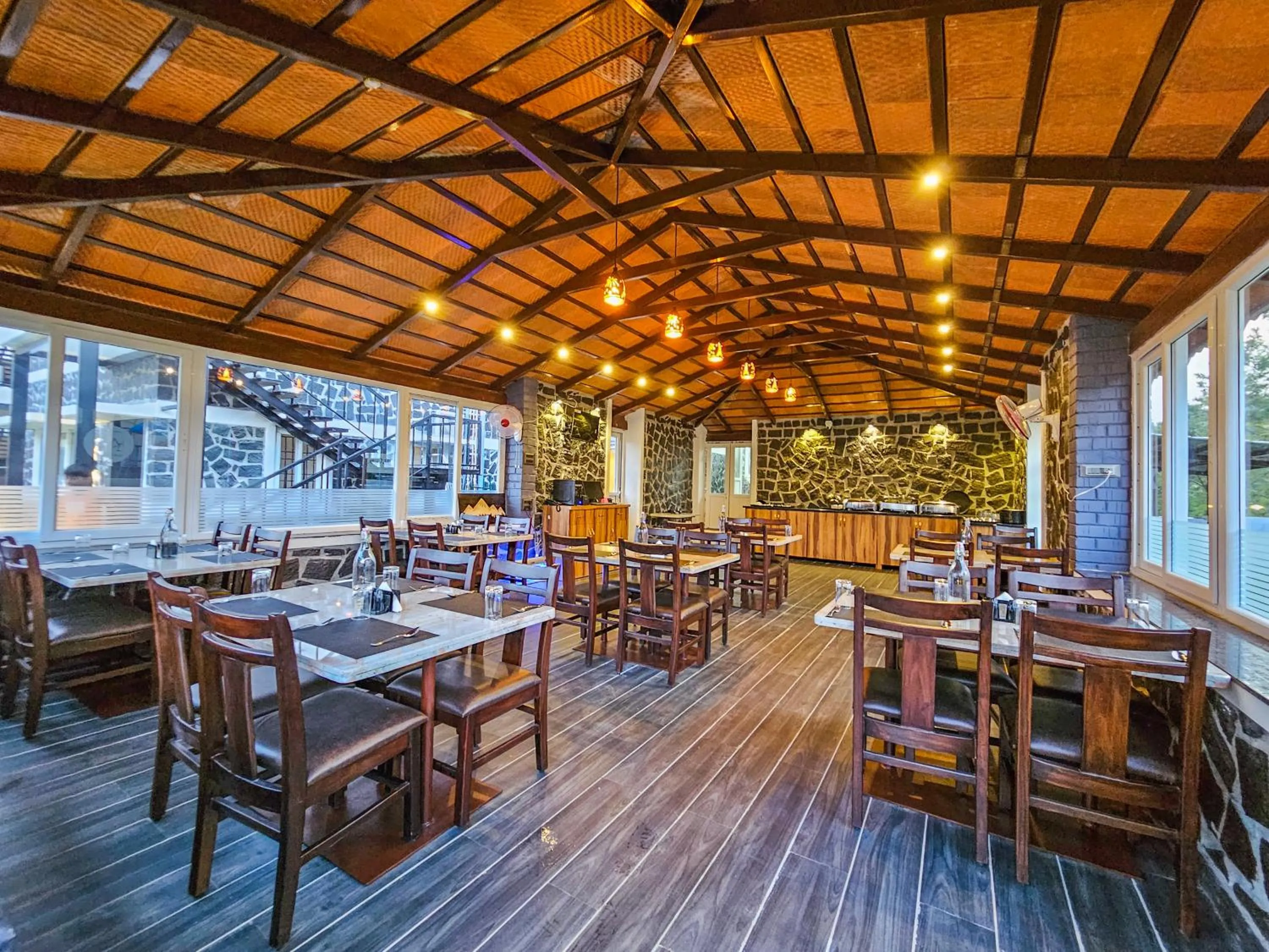 Restaurant/places to eat in Le Yercaud