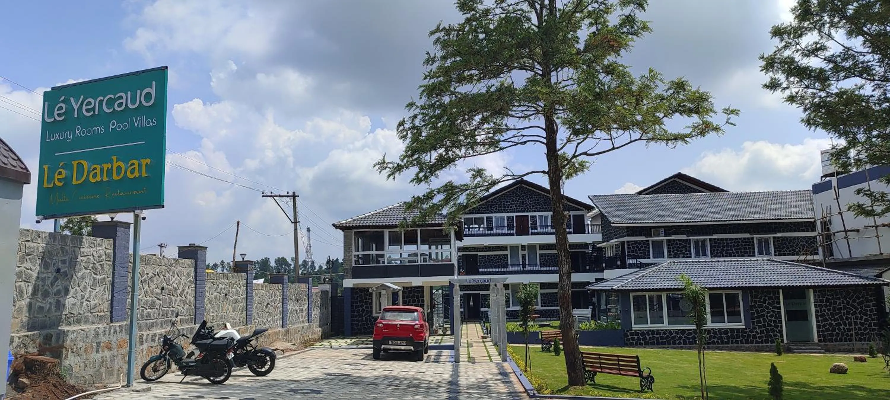 Property building in Le Yercaud