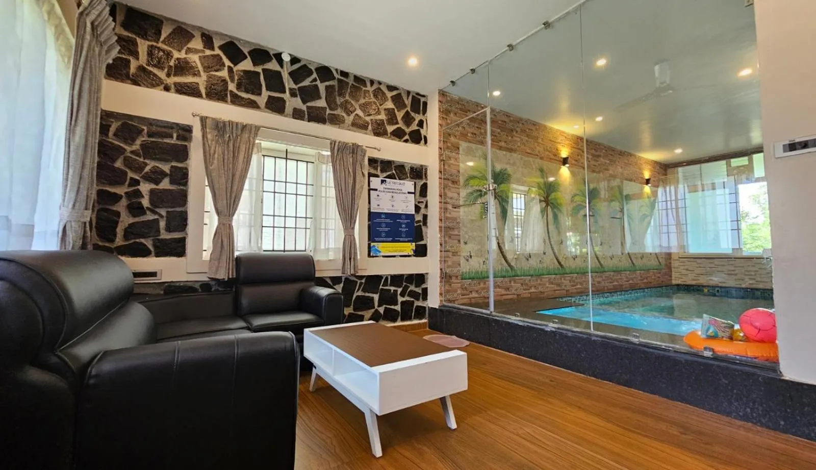 Pool view in Le Yercaud