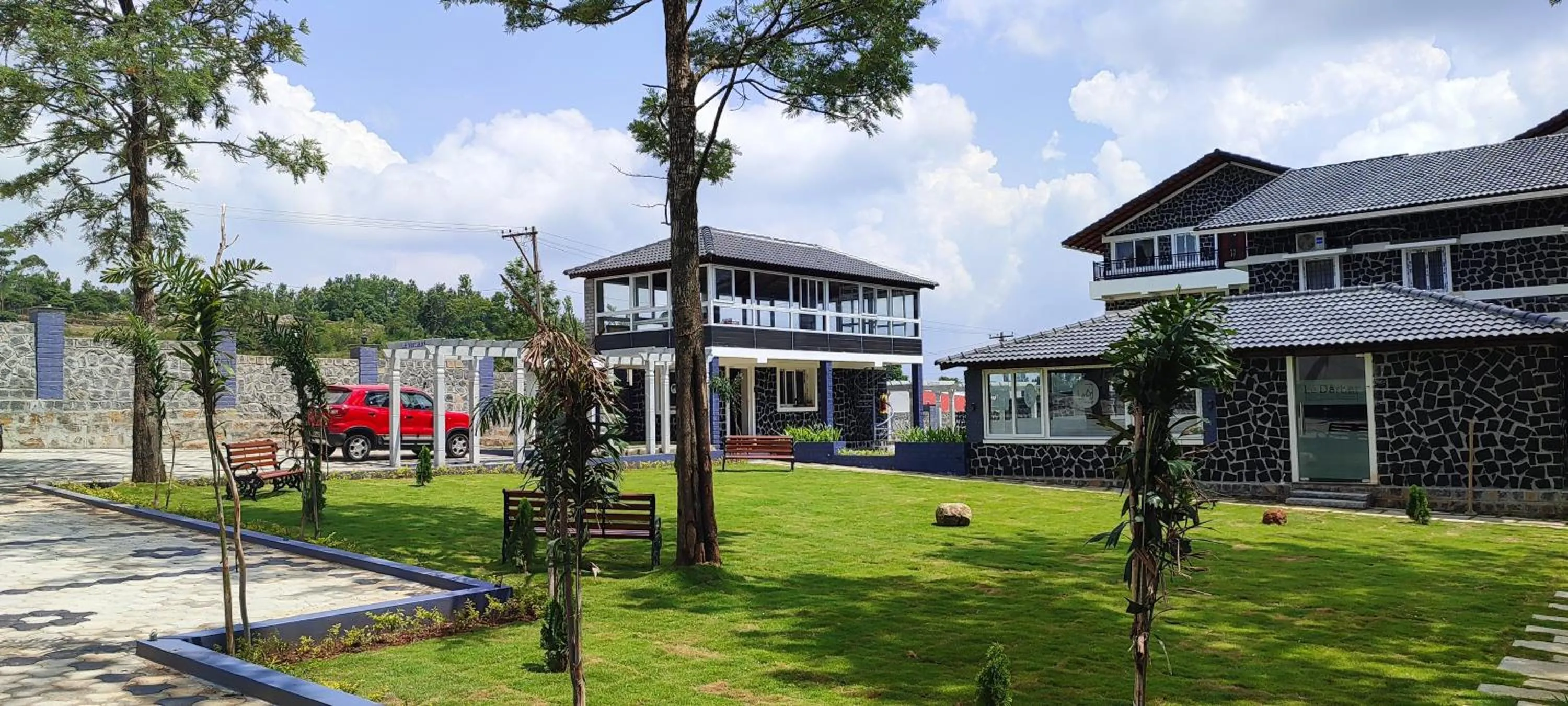 Property building in Le Yercaud